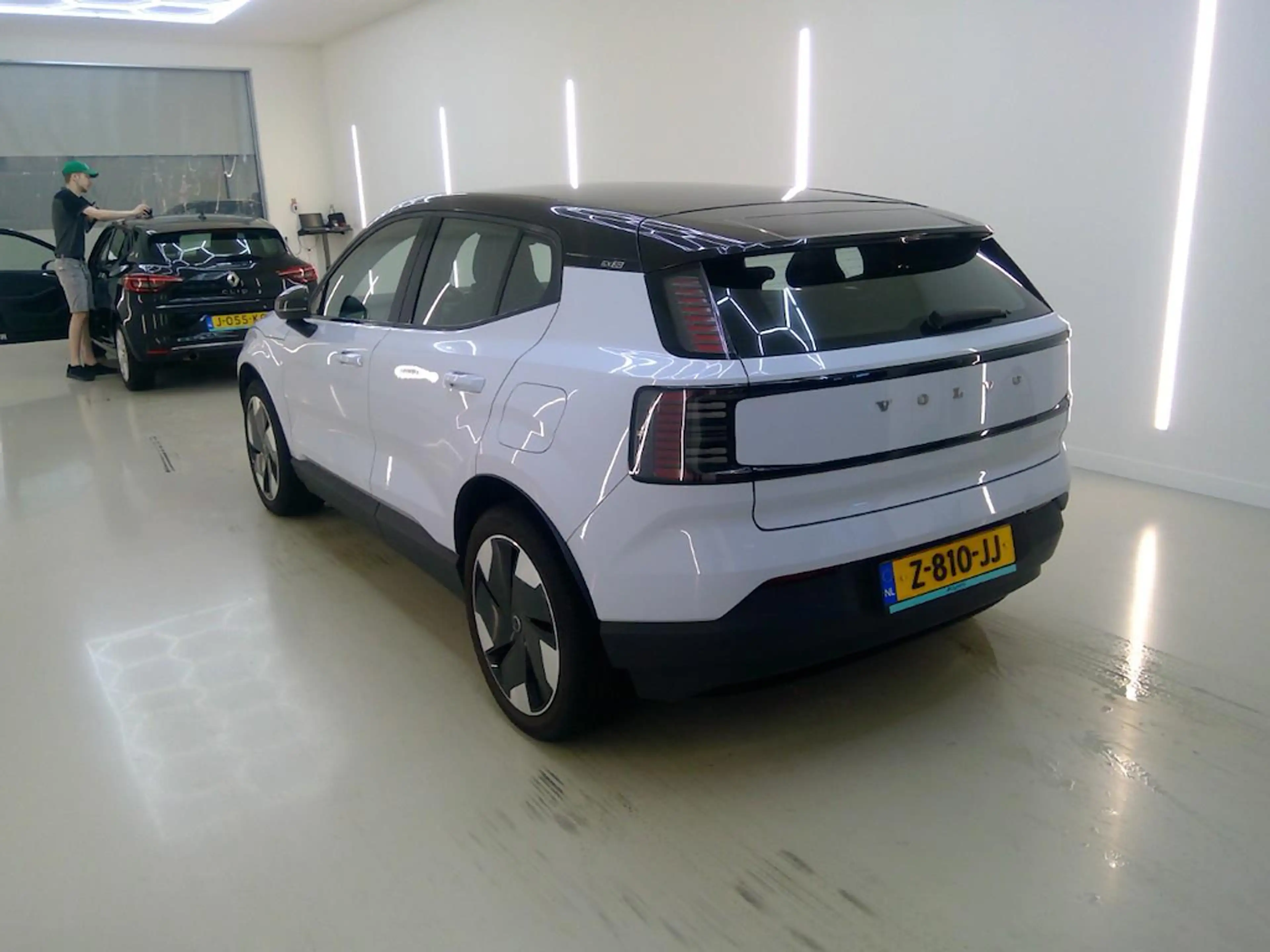 Volvo EX30 Single Motor Extended Range Plus 69 kWh | Afwijken — photo 5