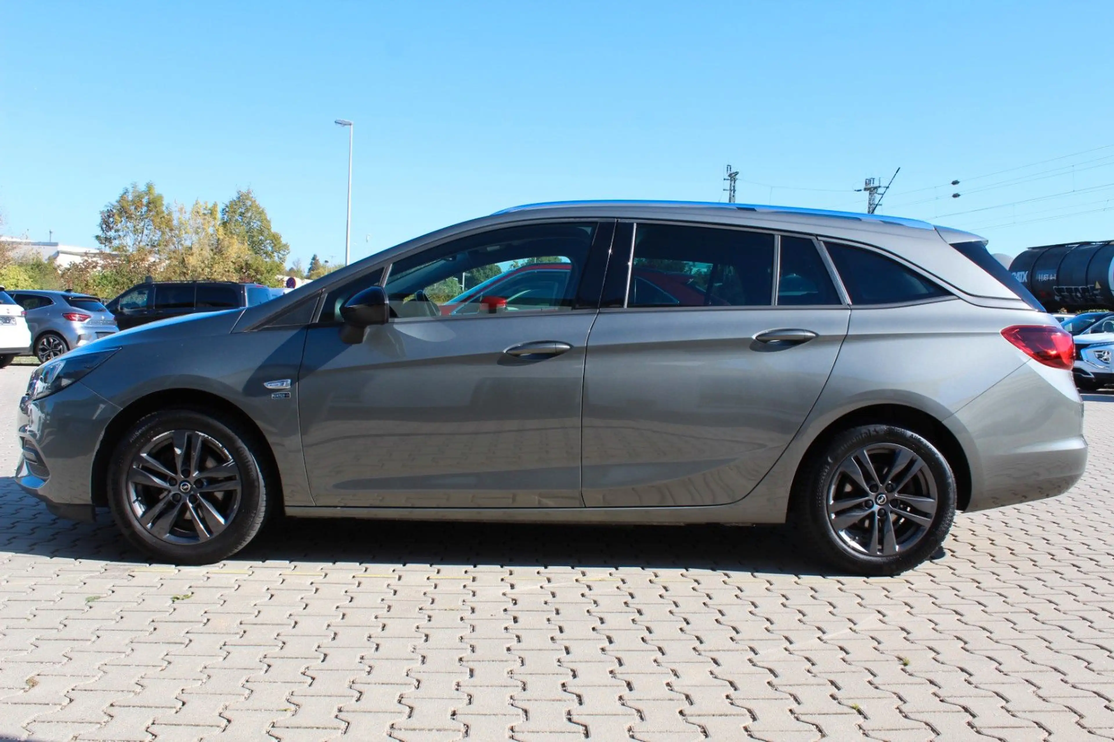 Opel Astra K 1.2 ST  Navi Sitzhzg R.Kamera AHK ACC — photo 9