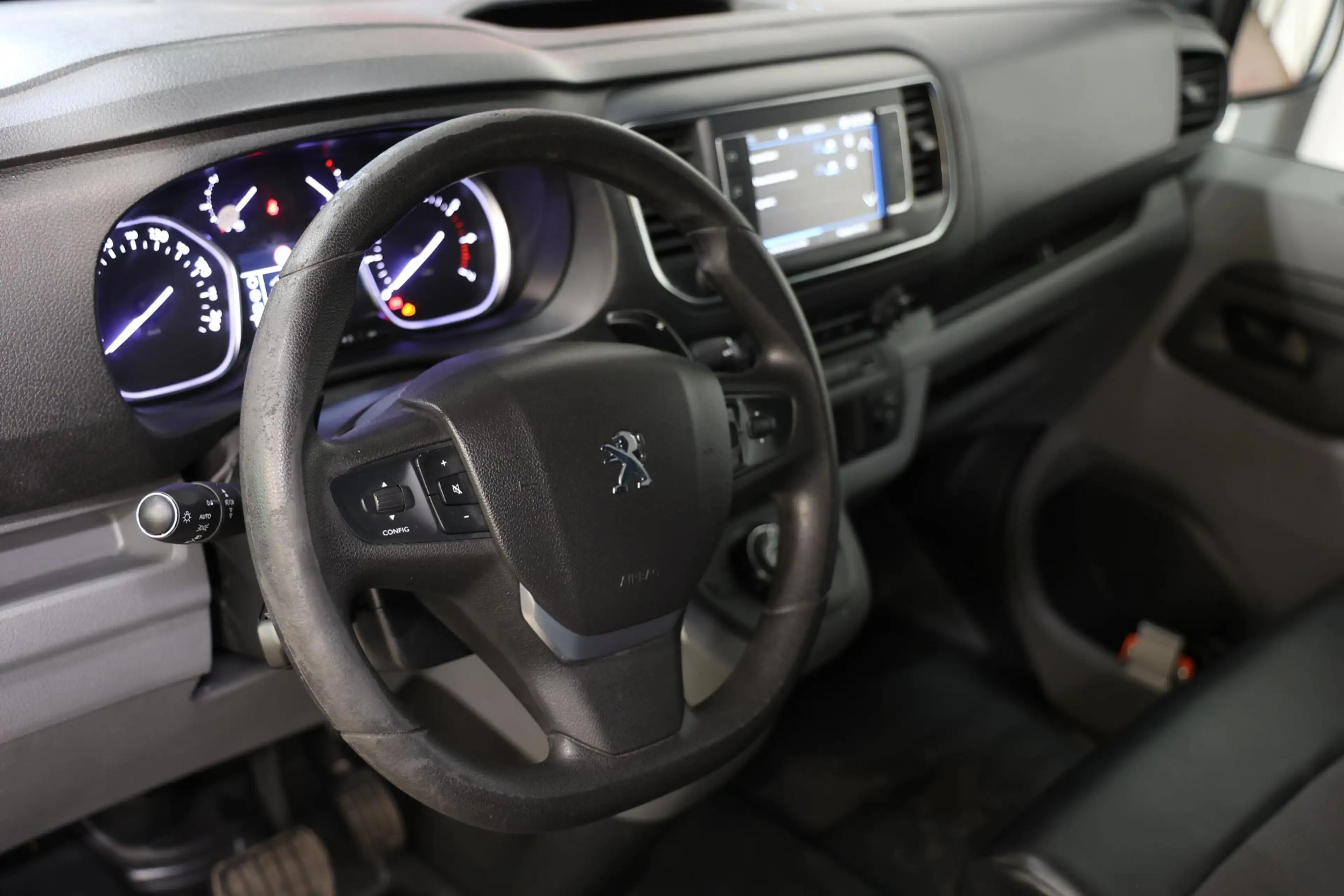 Peugeot Expert 2.0 180PK AUTOMAAT L3H1 LANG — photo 6