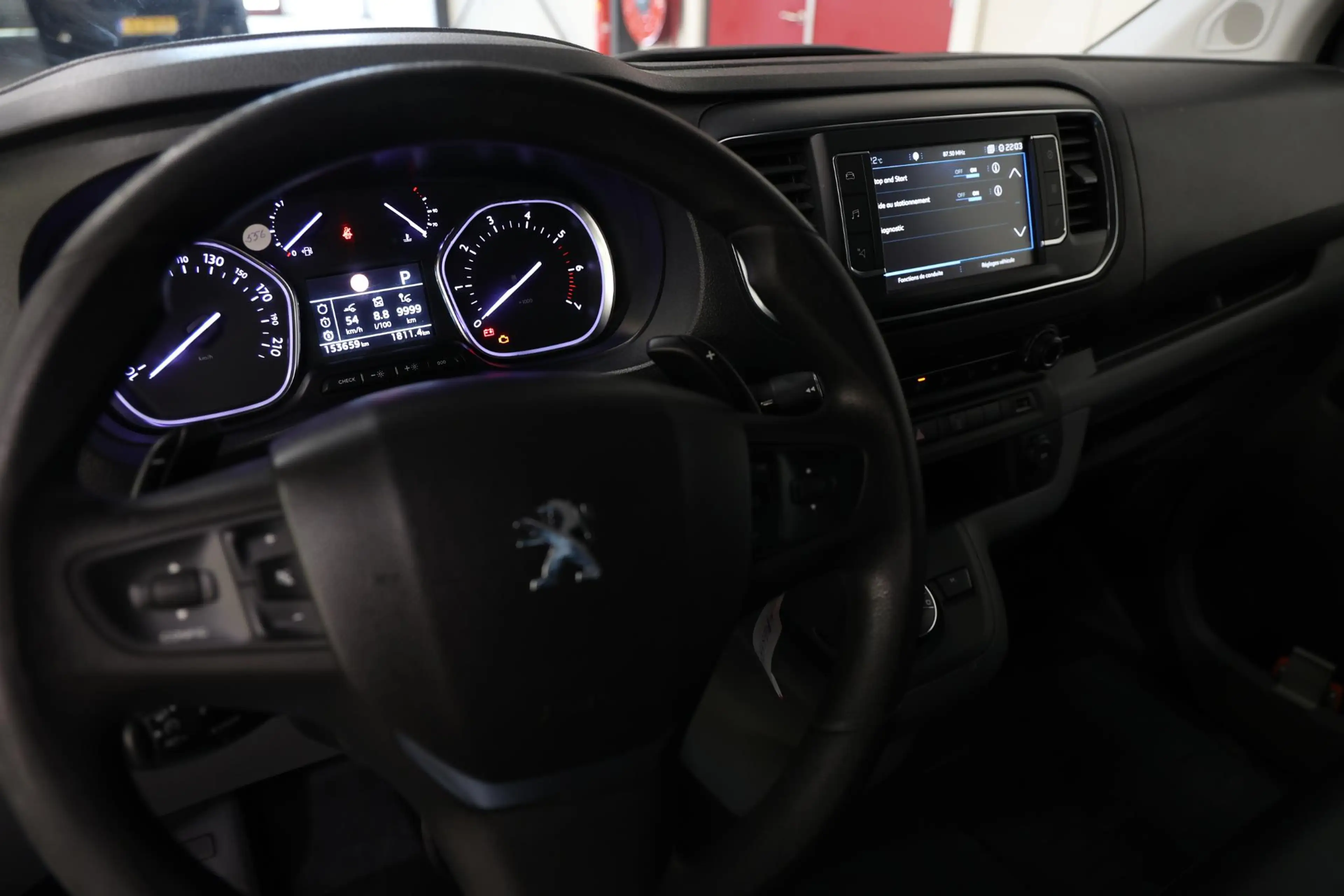 Peugeot Expert 2.0 180PK AUTOMAAT L3H1 LANG — photo 11