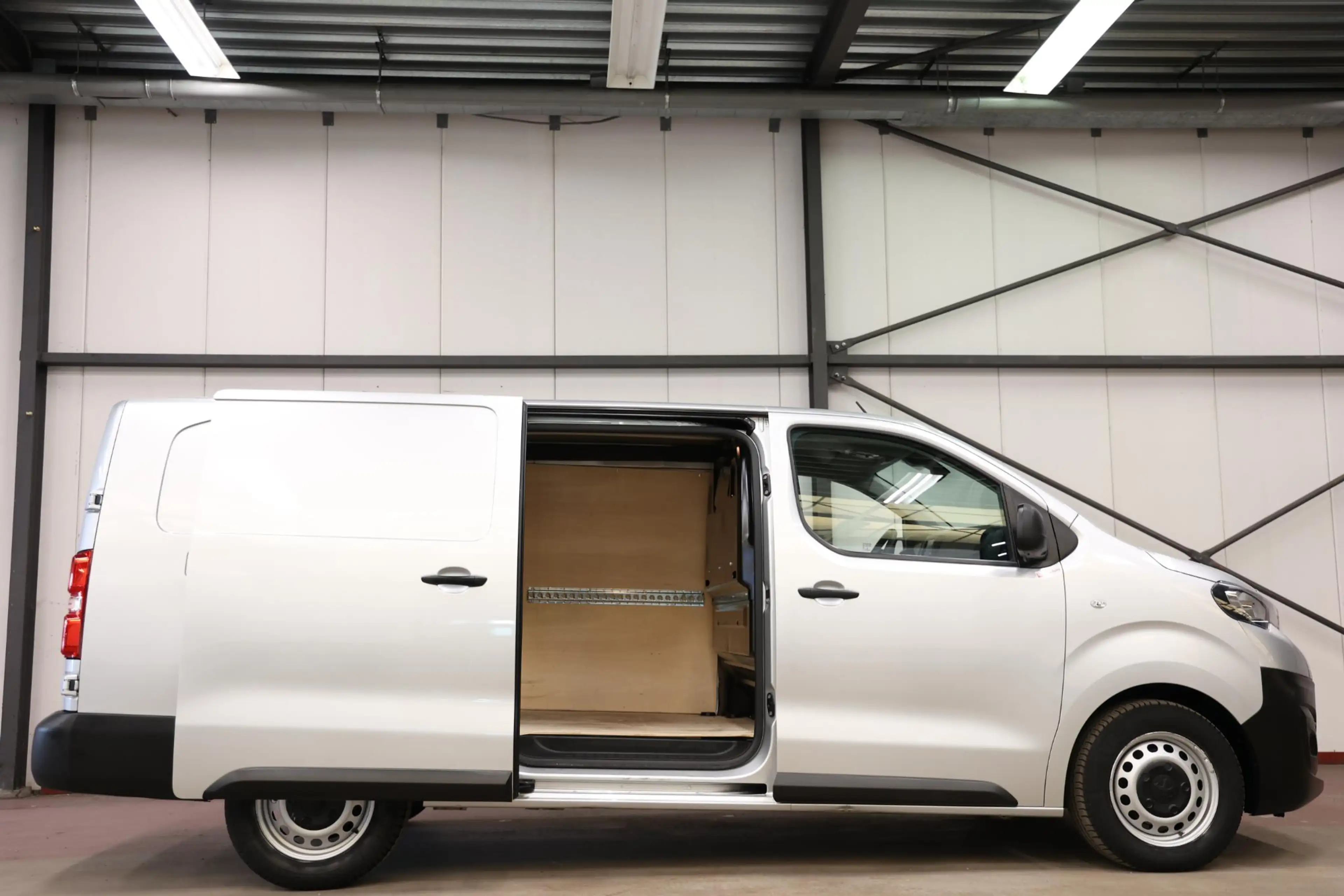 Peugeot Expert 2.0 180PK AUTOMAAT L3H1 LANG — photo 3