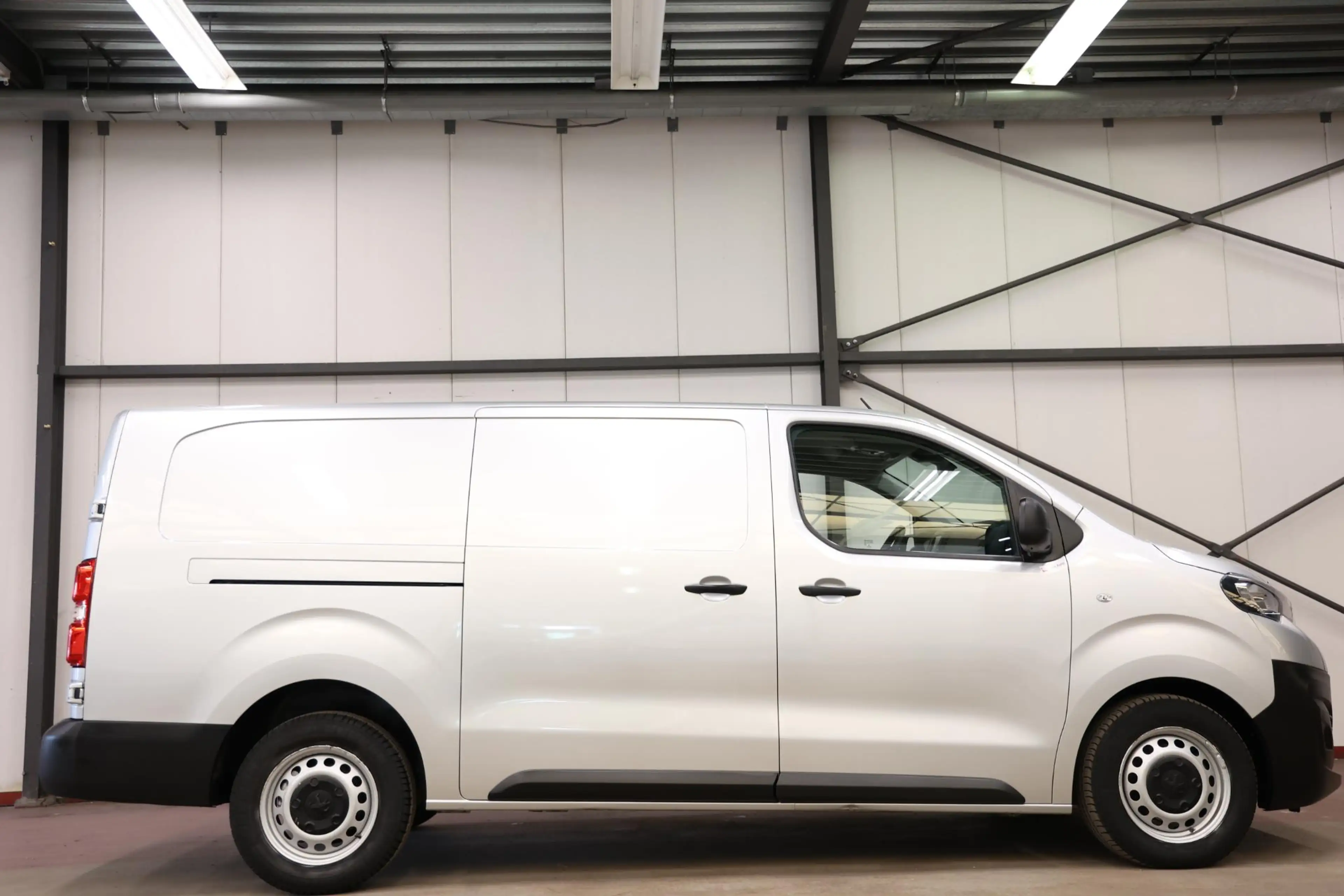 Peugeot Expert 2.0 180PK AUTOMAAT L3H1 LANG — photo 4