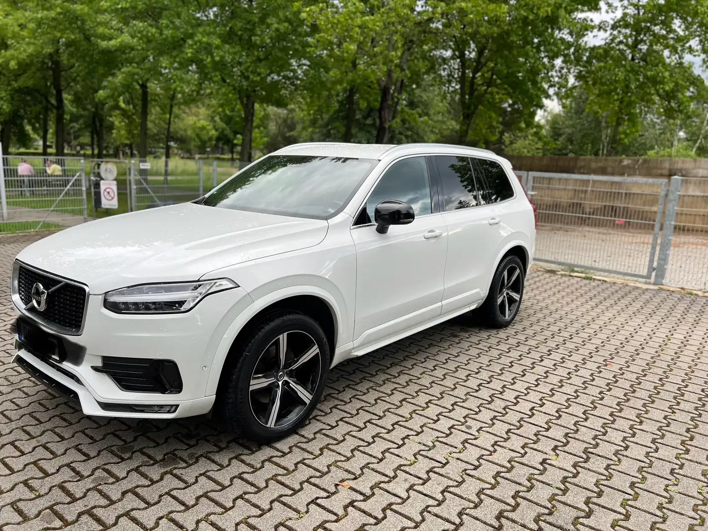 Volvo XC90 D5 AWD Geartronic RDesign Weiß - 2