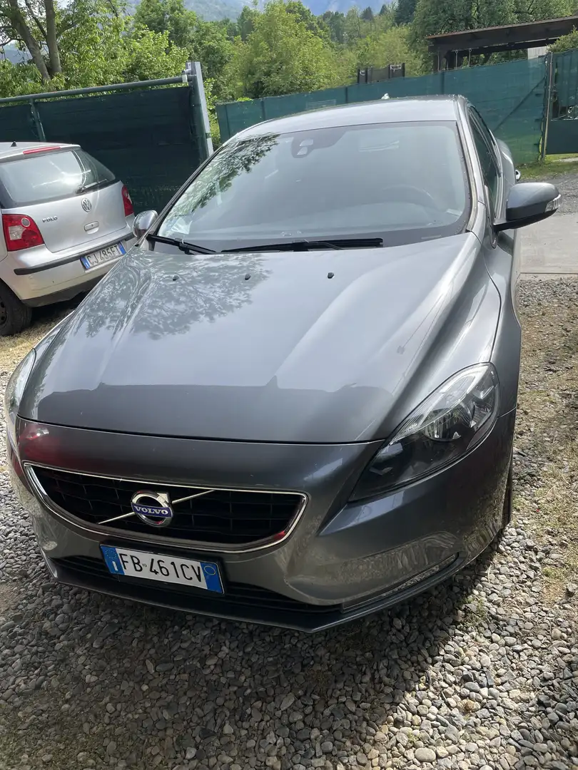 Volvo V40 1.6 d2 R-design Kinetic (r-design) - 2