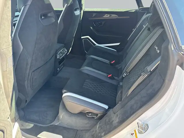 Lamborghini Urus view 10