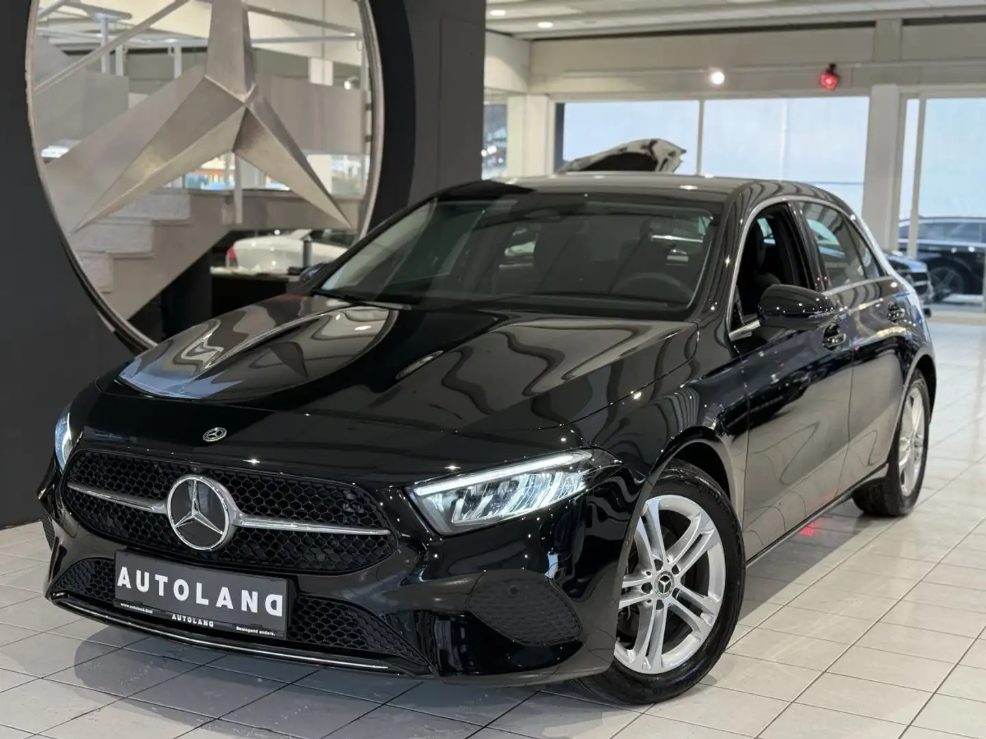 Mercedes-Benz A 200 d Automaik Schwarz - 1