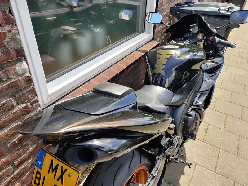 Yamaha YZF-R1 - foto 6