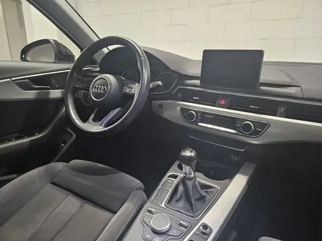 Audi A4 view 6