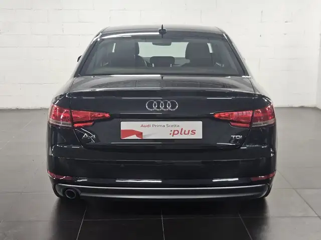 Audi A4 view 5