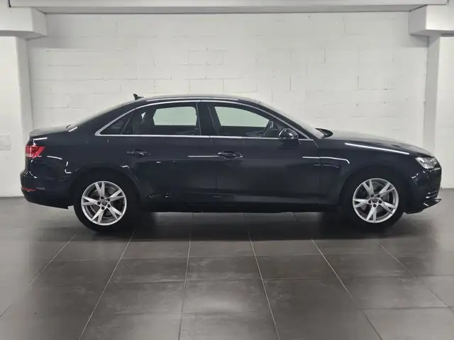Audi A4 view 3