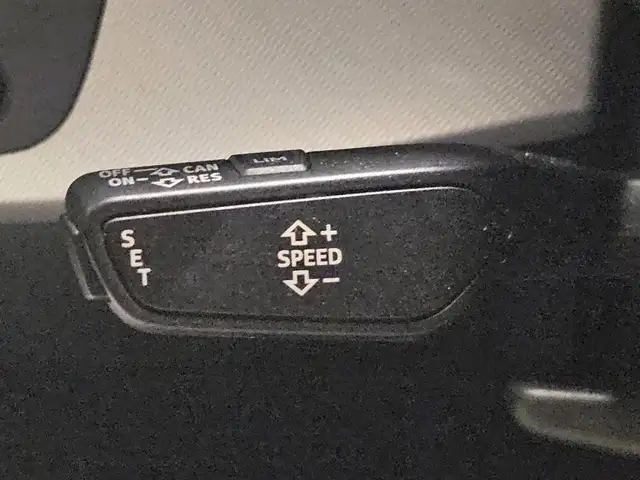 Audi A4 view 10