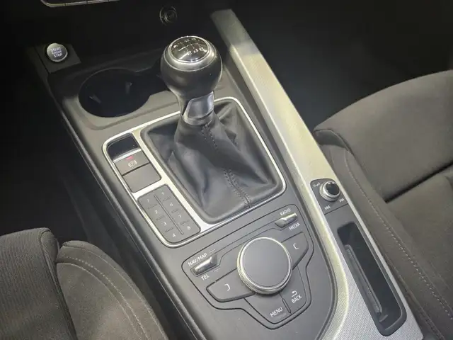 Audi A4 view 9