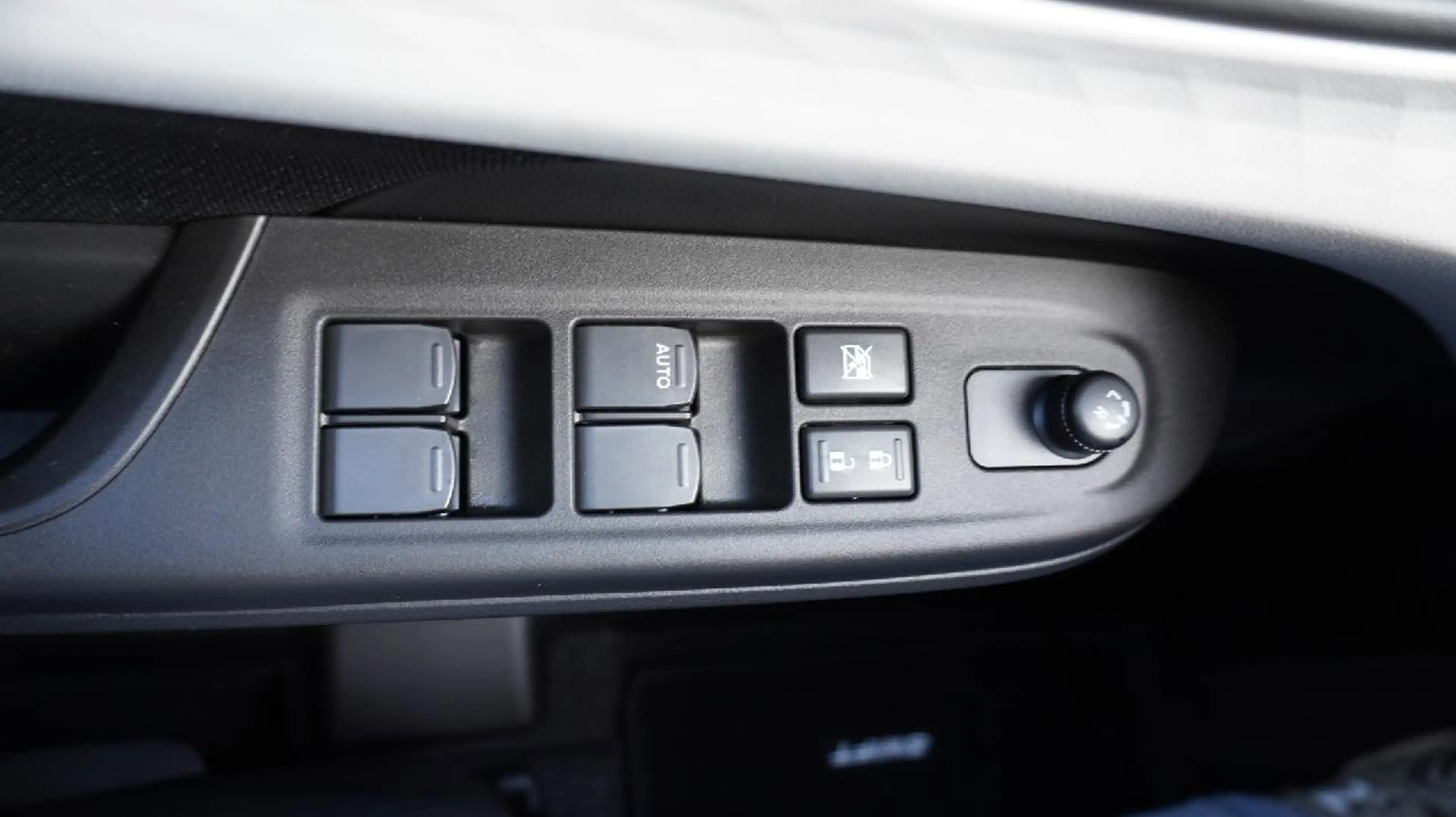 Suzuki Swift 1.2 Dualjet Hybrid 61 kW Club/ Tageszulassung — photo 13