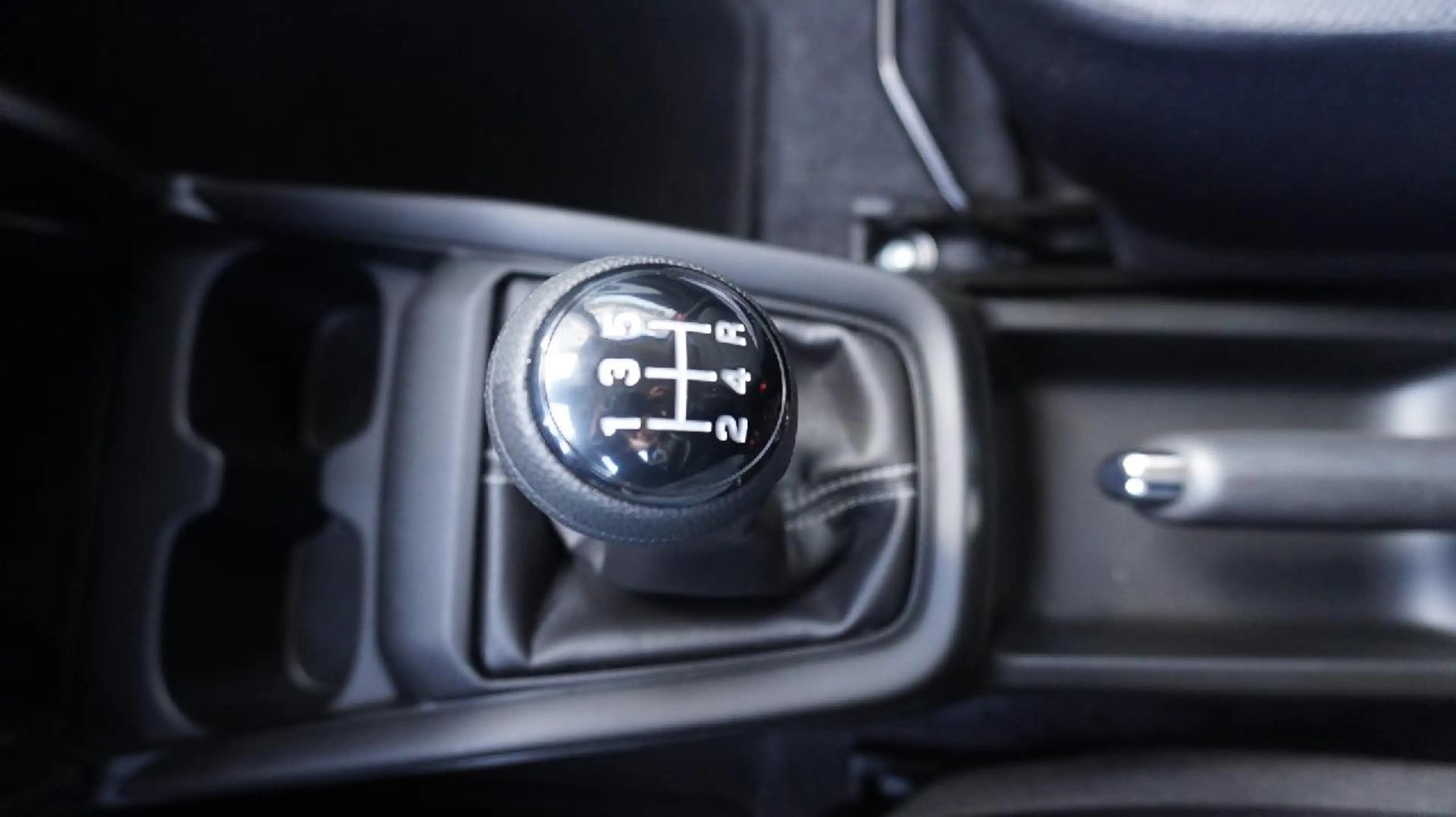 Suzuki Swift 1.2 Dualjet Hybrid 61 kW Club/ Tageszulassung — photo 15