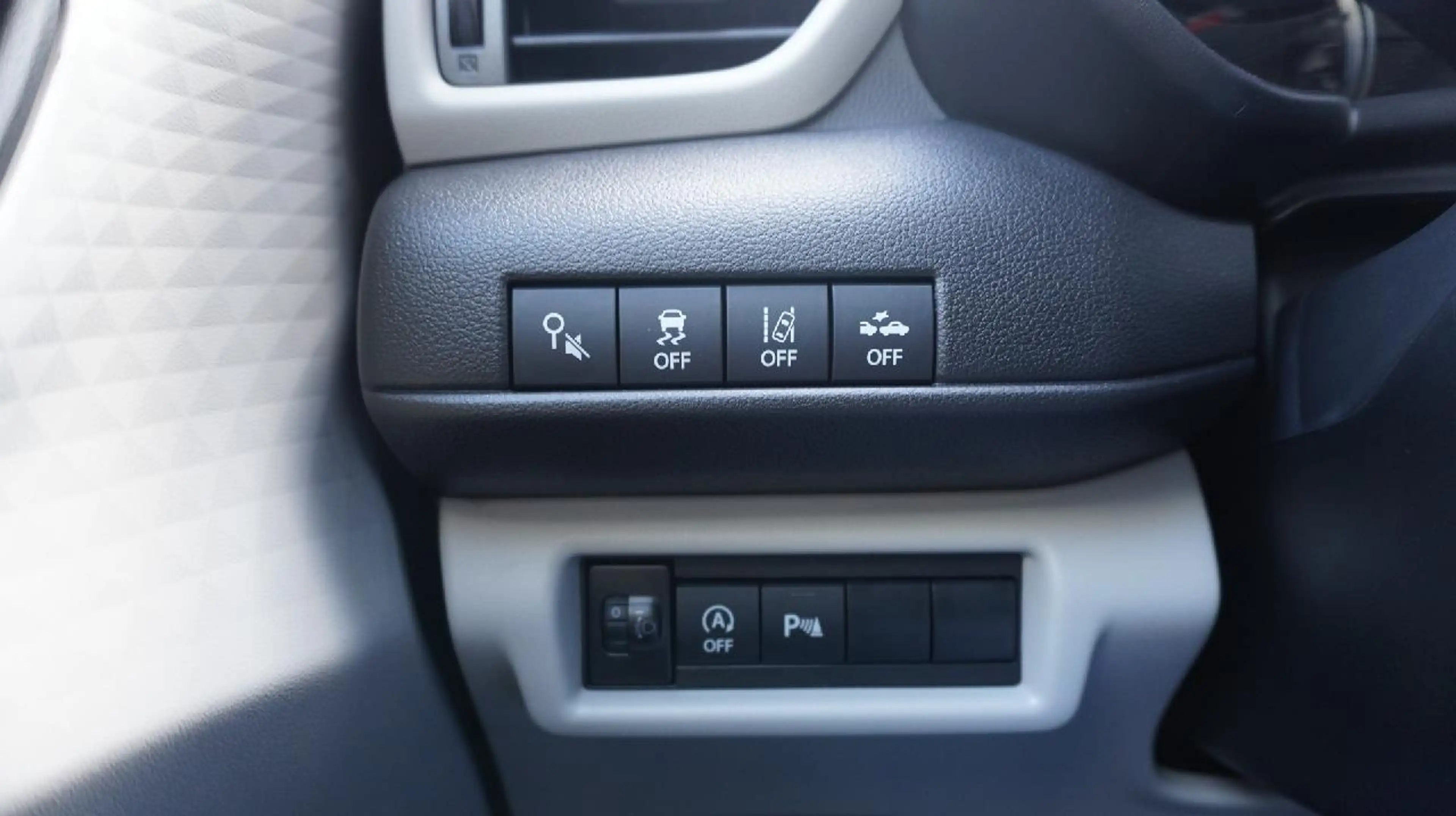 Suzuki Swift 1.2 Dualjet Hybrid 61 kW Club/ Tageszulassung — photo 14