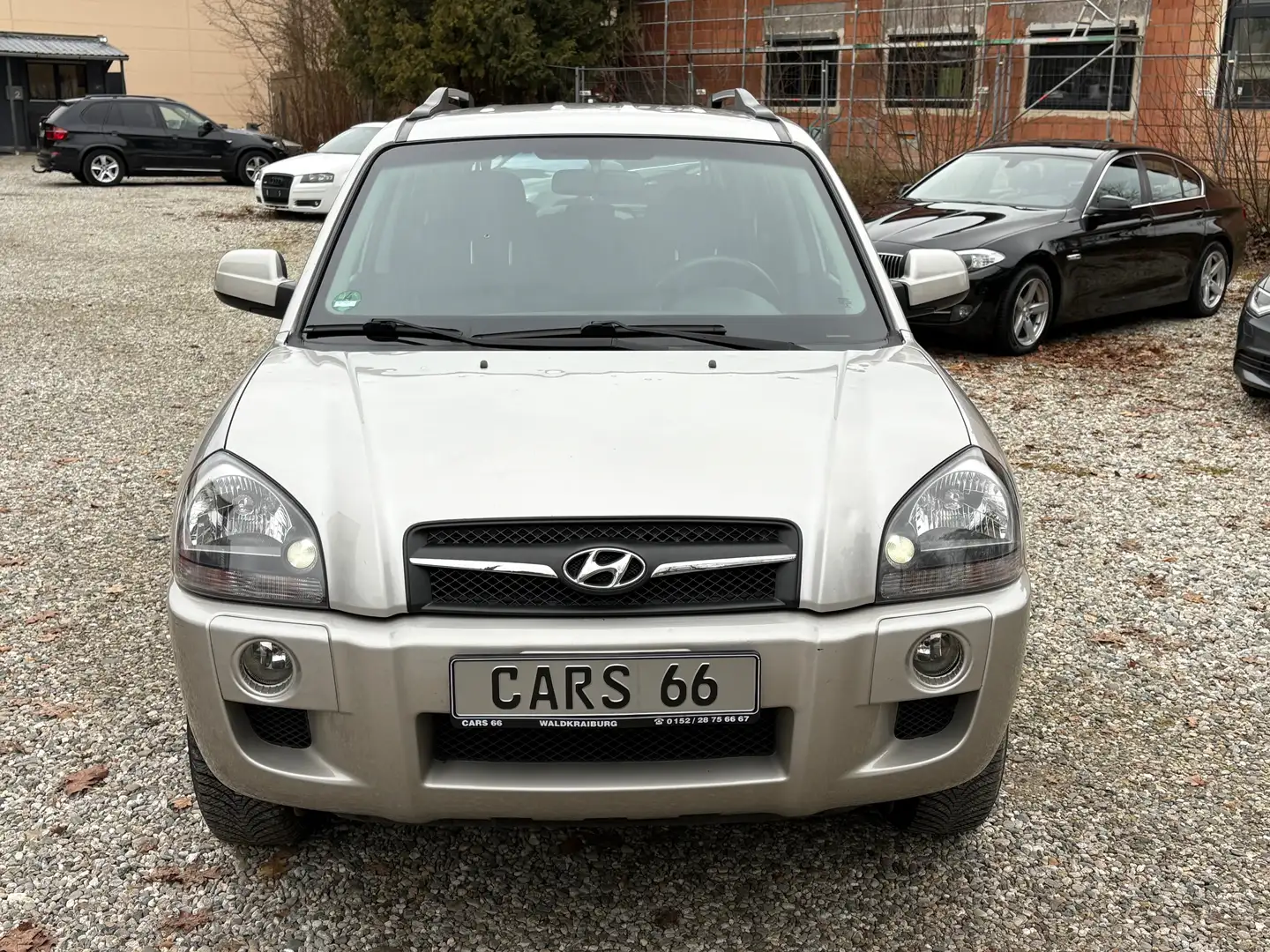 Hyundai TUCSON 2.0 GLS (2WD) Grau - 2