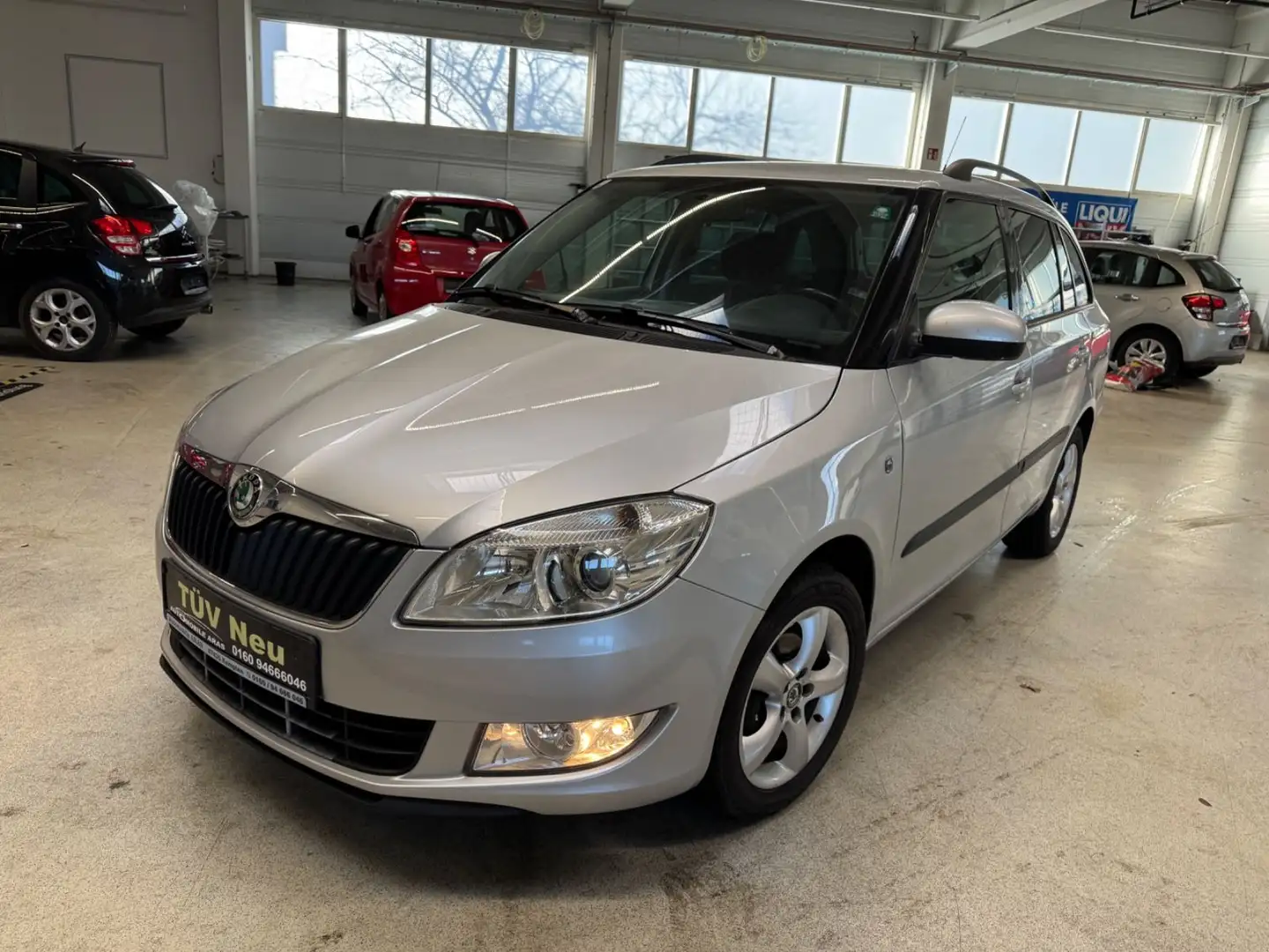 Skoda Fabia 1,6TDICombi Elegance Tüvneu Euro5 Tempomat Silber - 1