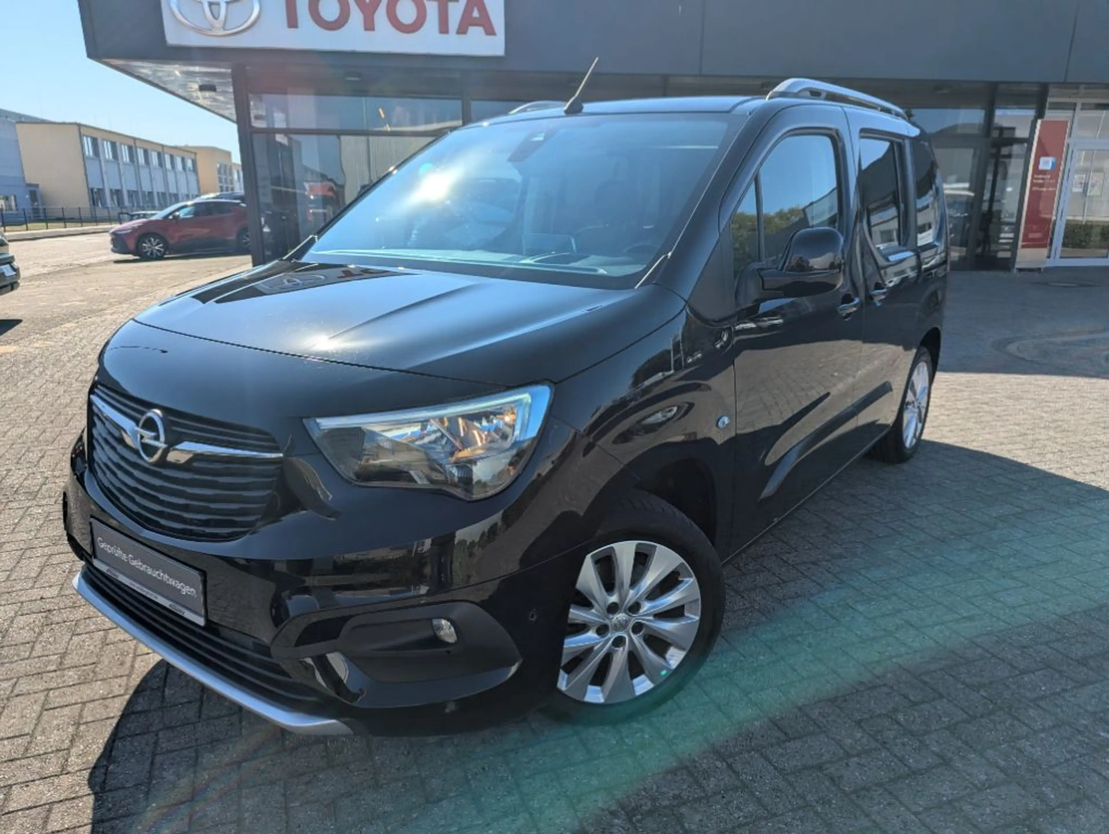 Opel Combo Life 1.5 D Start/Stop Innovation AHK, 8fach, Kamera — photo 2