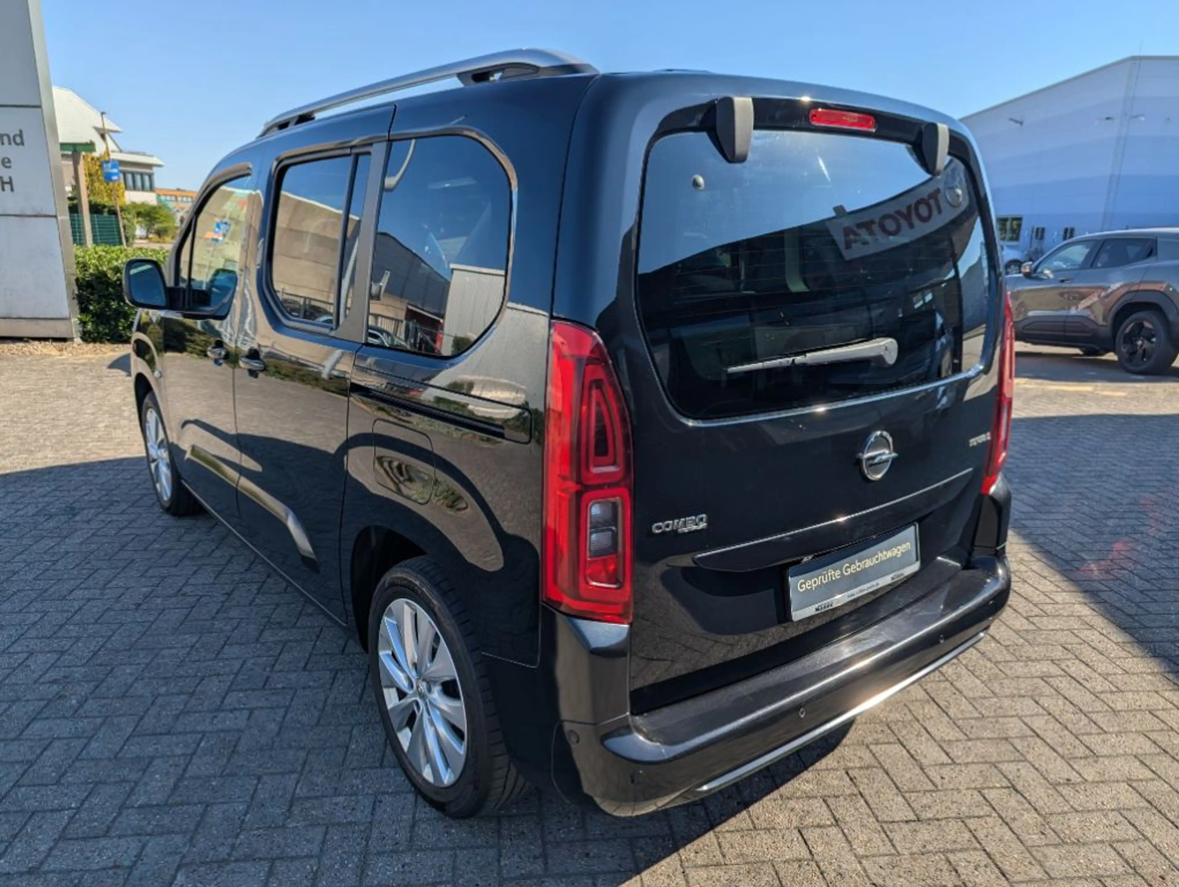 Opel Combo Life 1.5 D Start/Stop Innovation AHK, 8fach, Kamera — photo 5