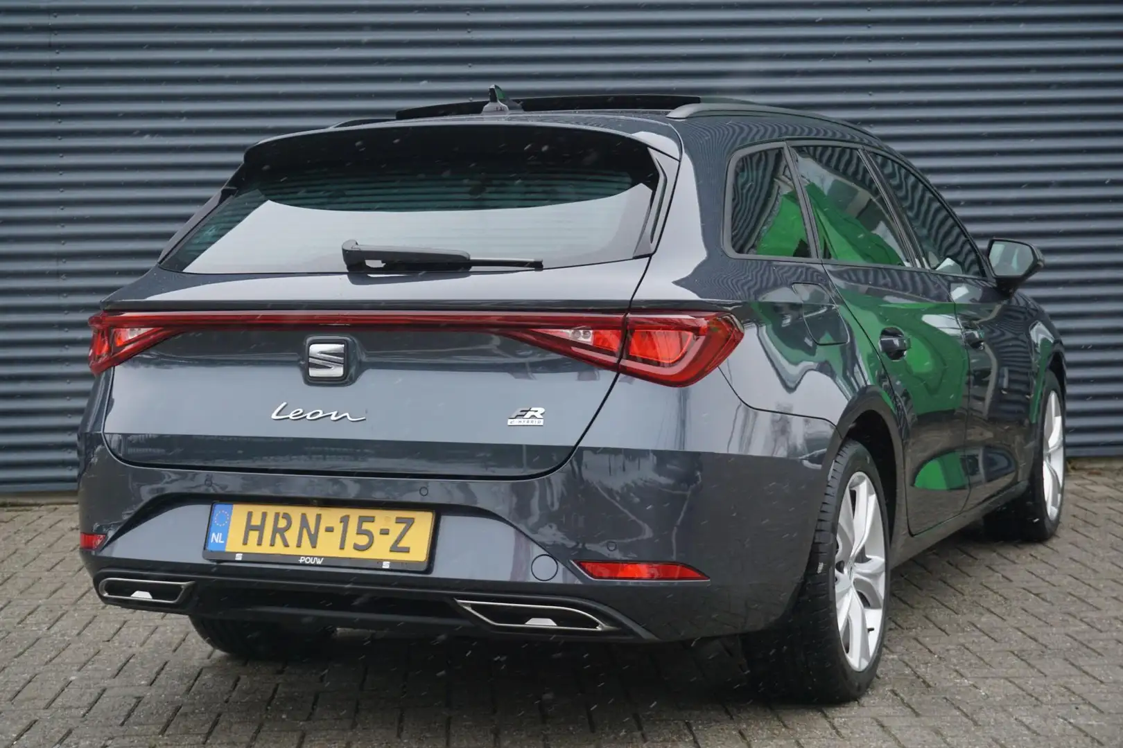 SEAT Leon e-Hybrid Sportstourer 1.5 TSI 204pk FR Business | Panoramad Gris - 2