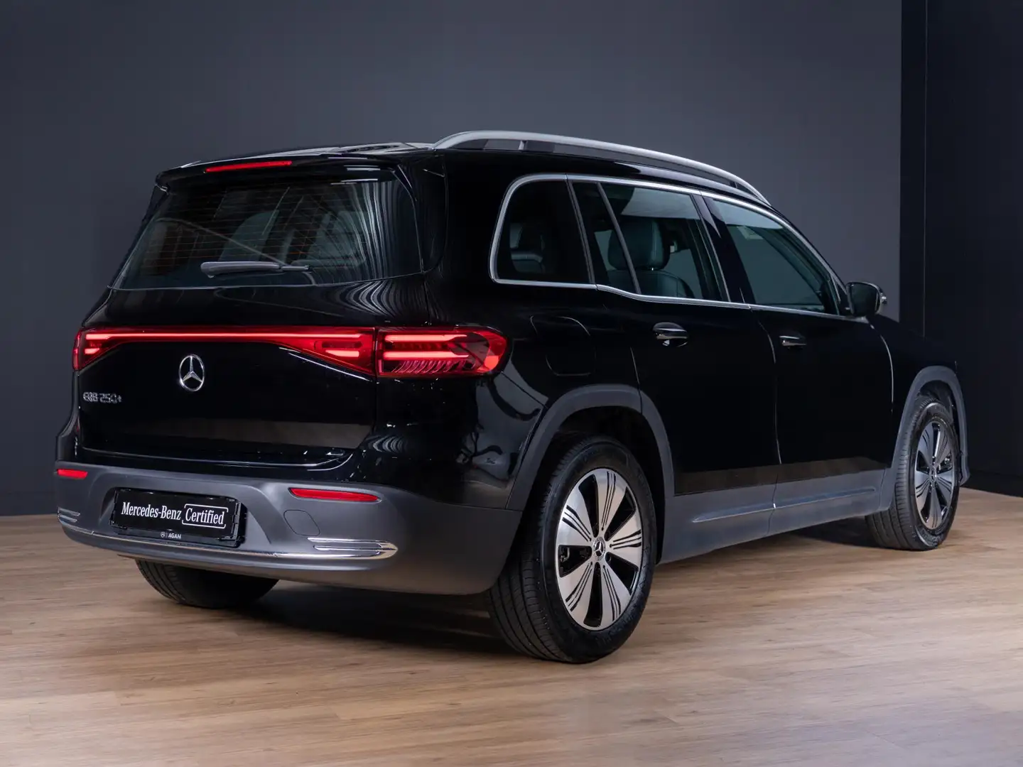 Mercedes-Benz EQB 250 250+ Limited Edition Zwart - 2