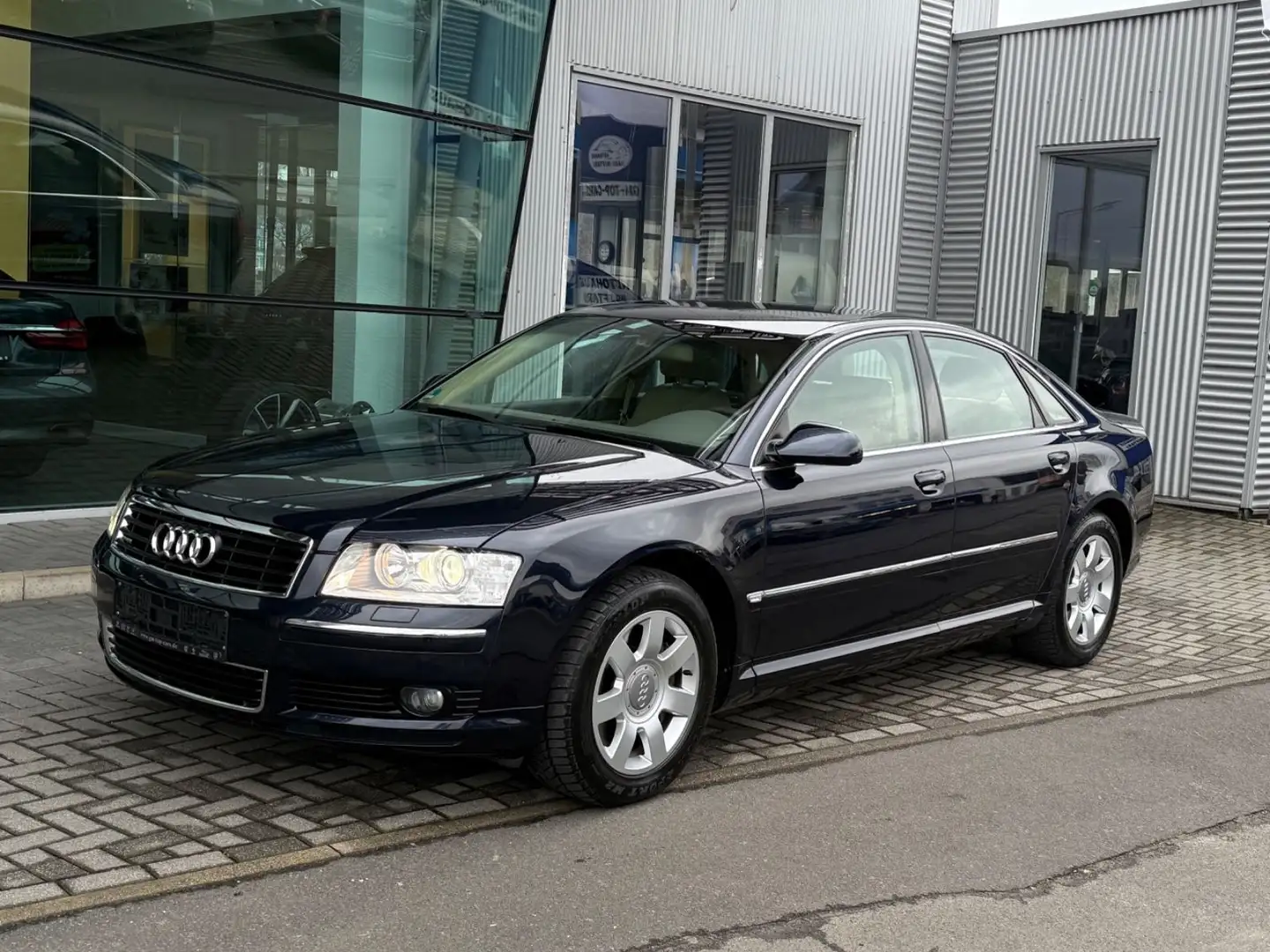 Audi A8 3.7 V8 quattro Leder MMI Xenon AHK BOSE Temp Albastru - 1