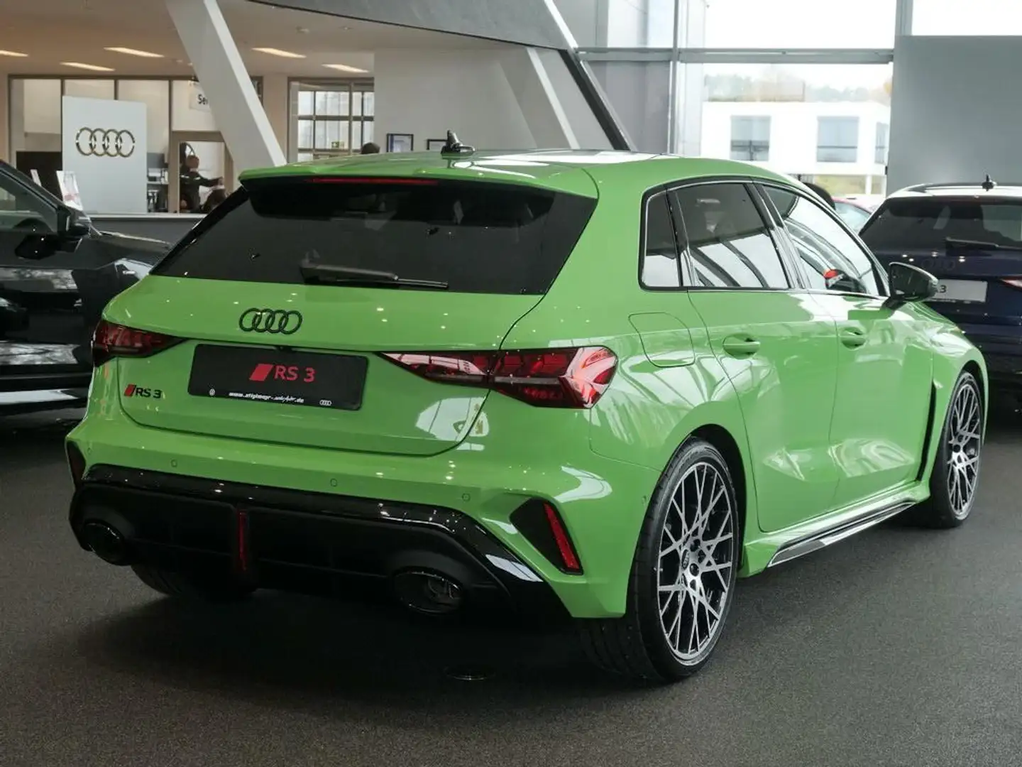 Audi RS3 Sportback 294(400) kW(PS) S tronic Head-Up Grün - 2