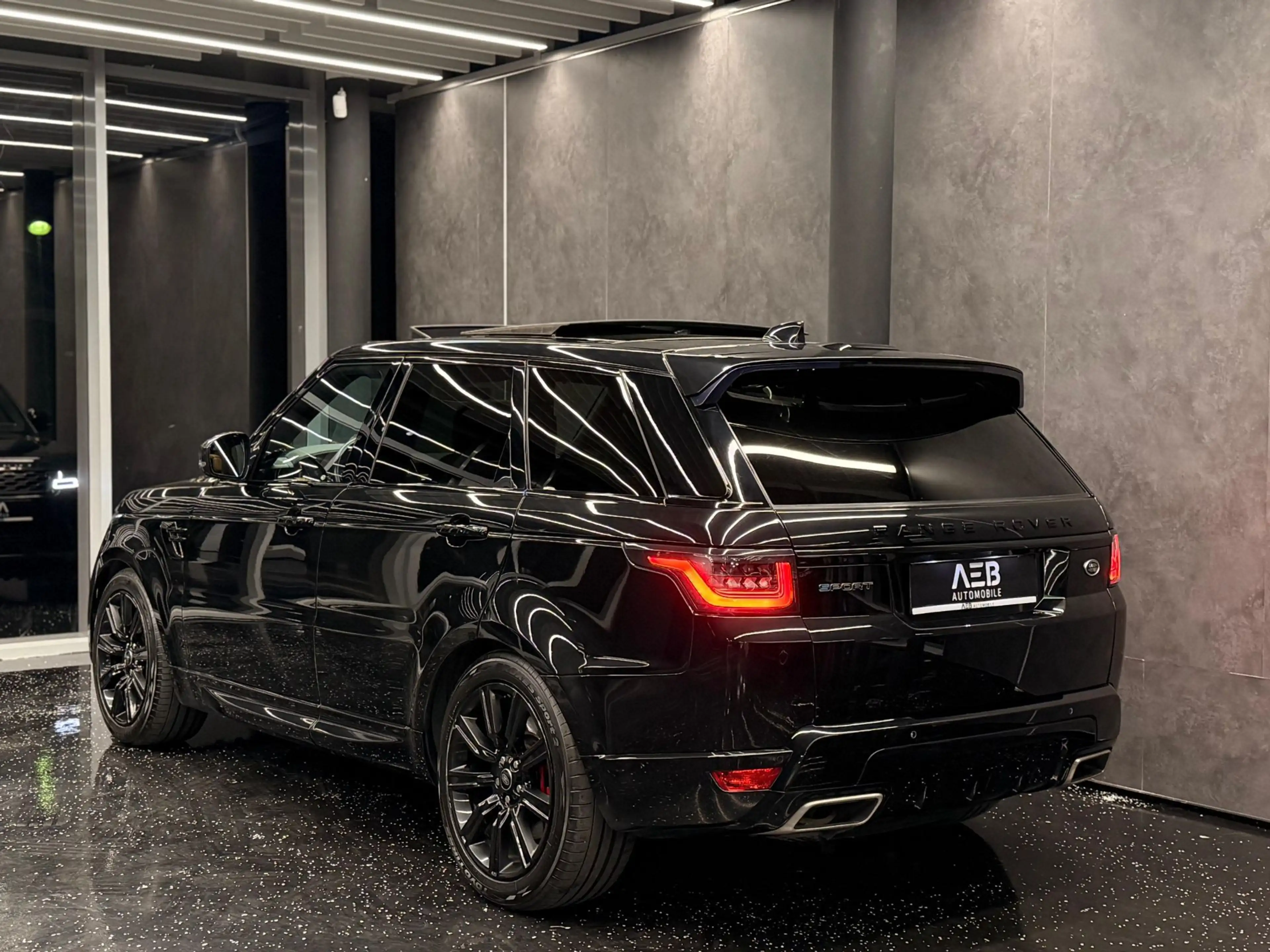 Land Rover Range Rover Sport P400e Hybrid — photo 7