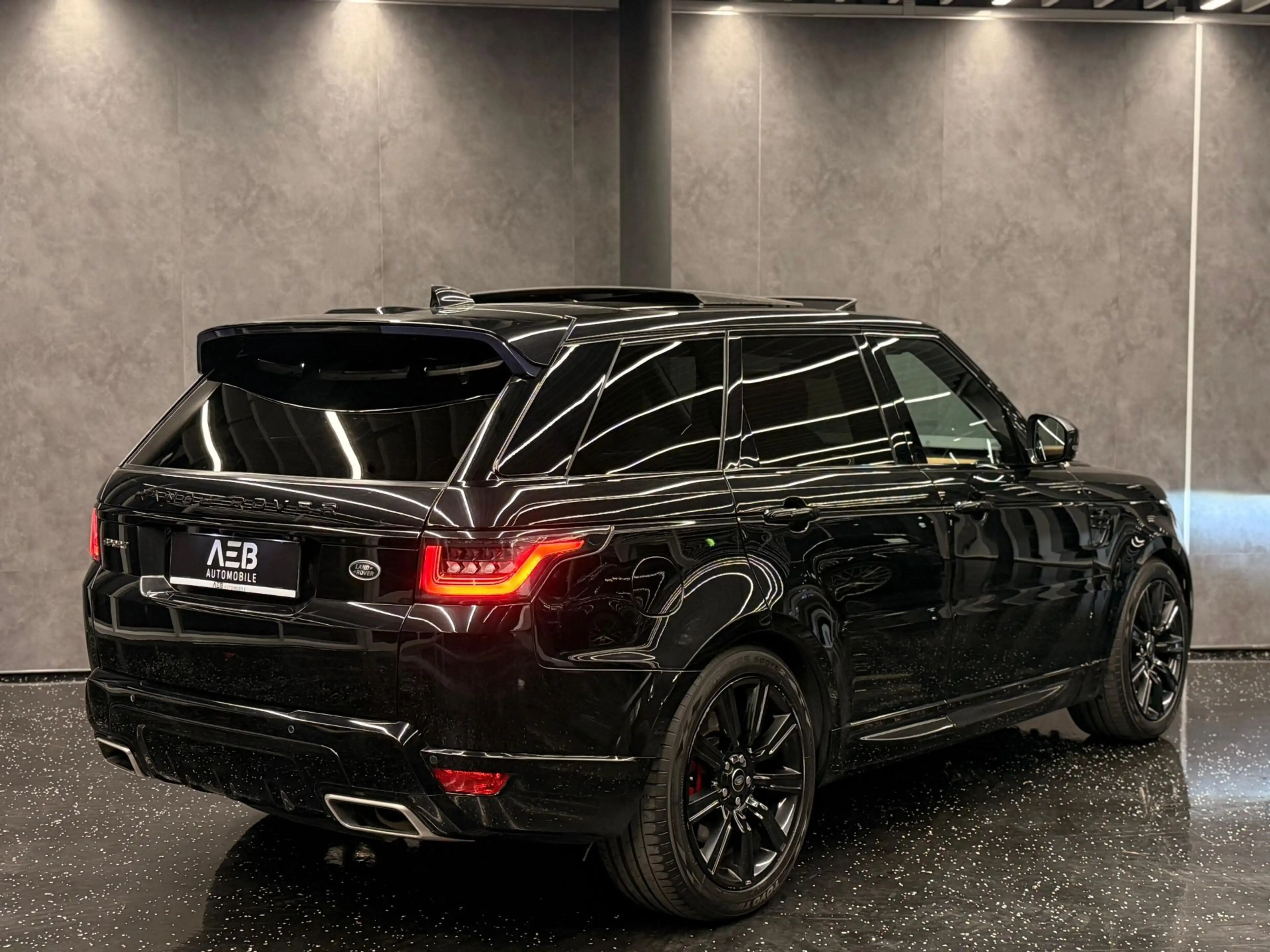 Land Rover Range Rover Sport P400e Hybrid — photo 12