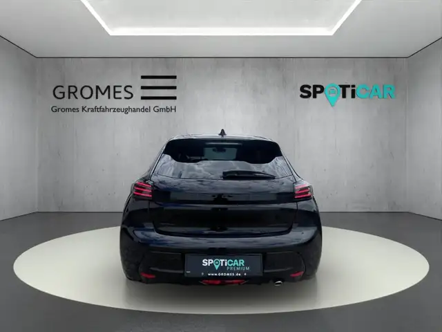 Peugeot 208 view 4