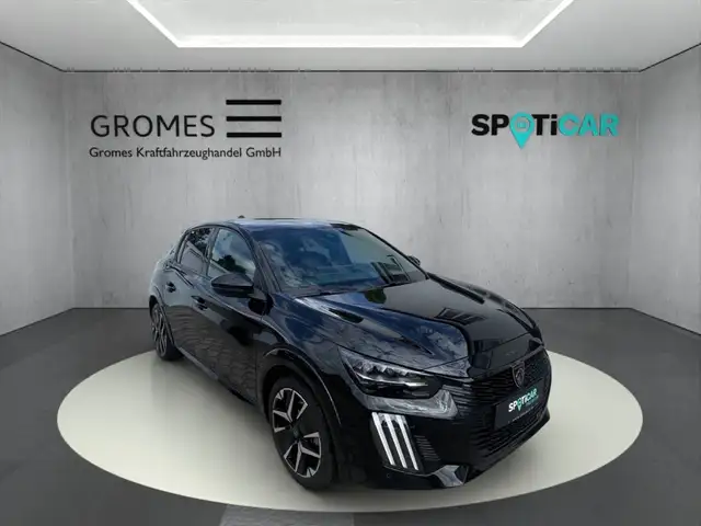 Peugeot 208 main image