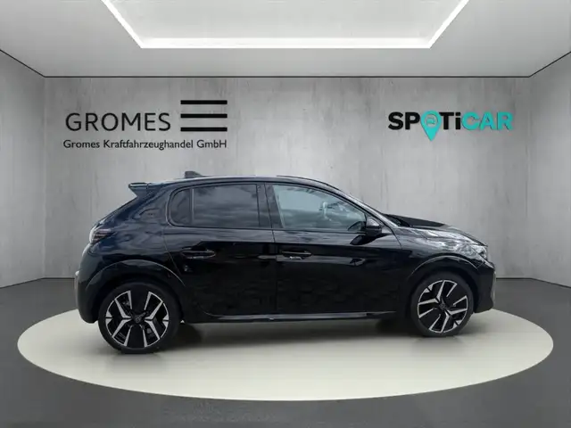 Peugeot 208 view 2