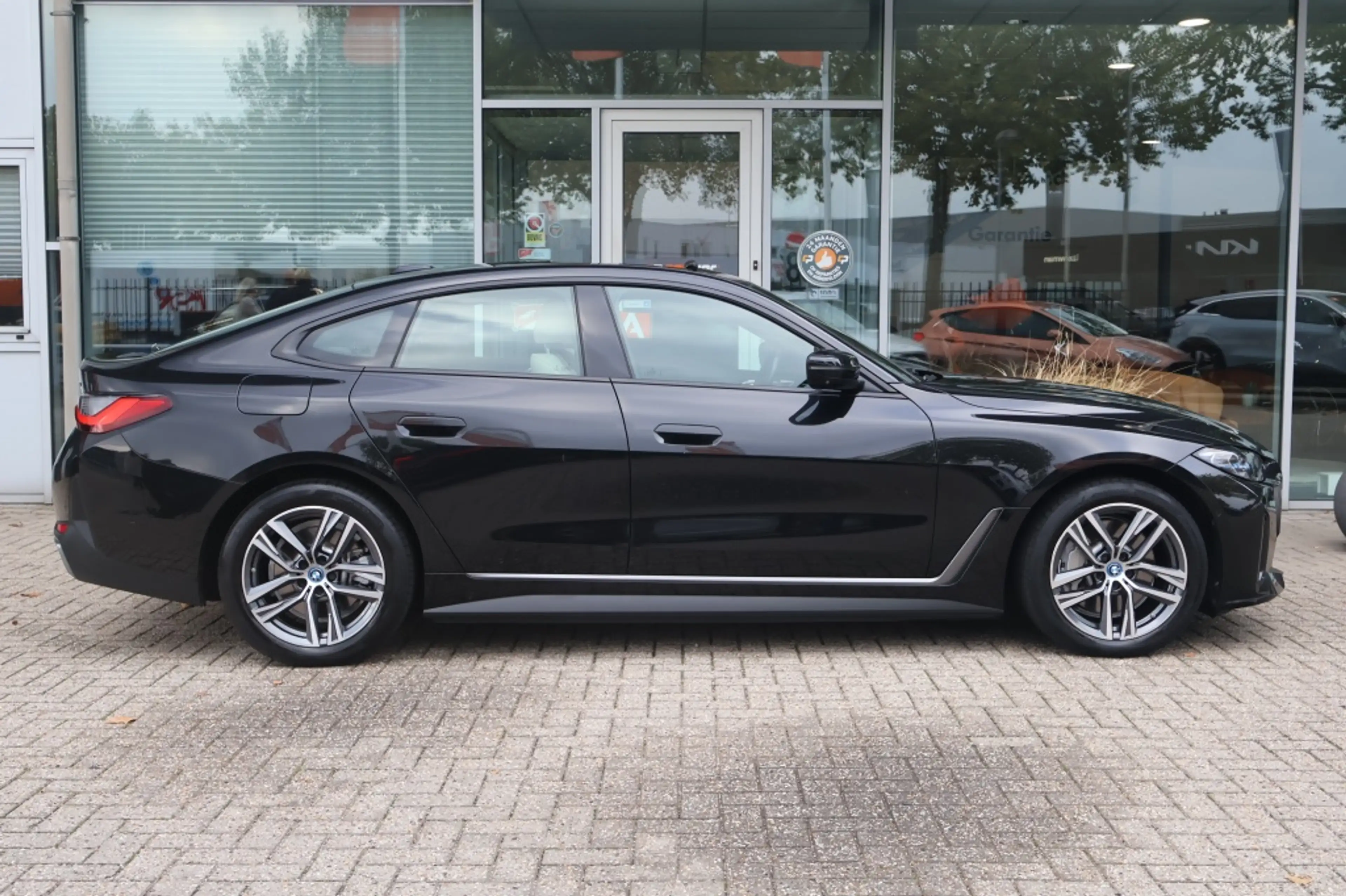 BMW i4 (G26) BEV eDrive40 340pk SoH 97% I Pano I Laser LE — photo 32