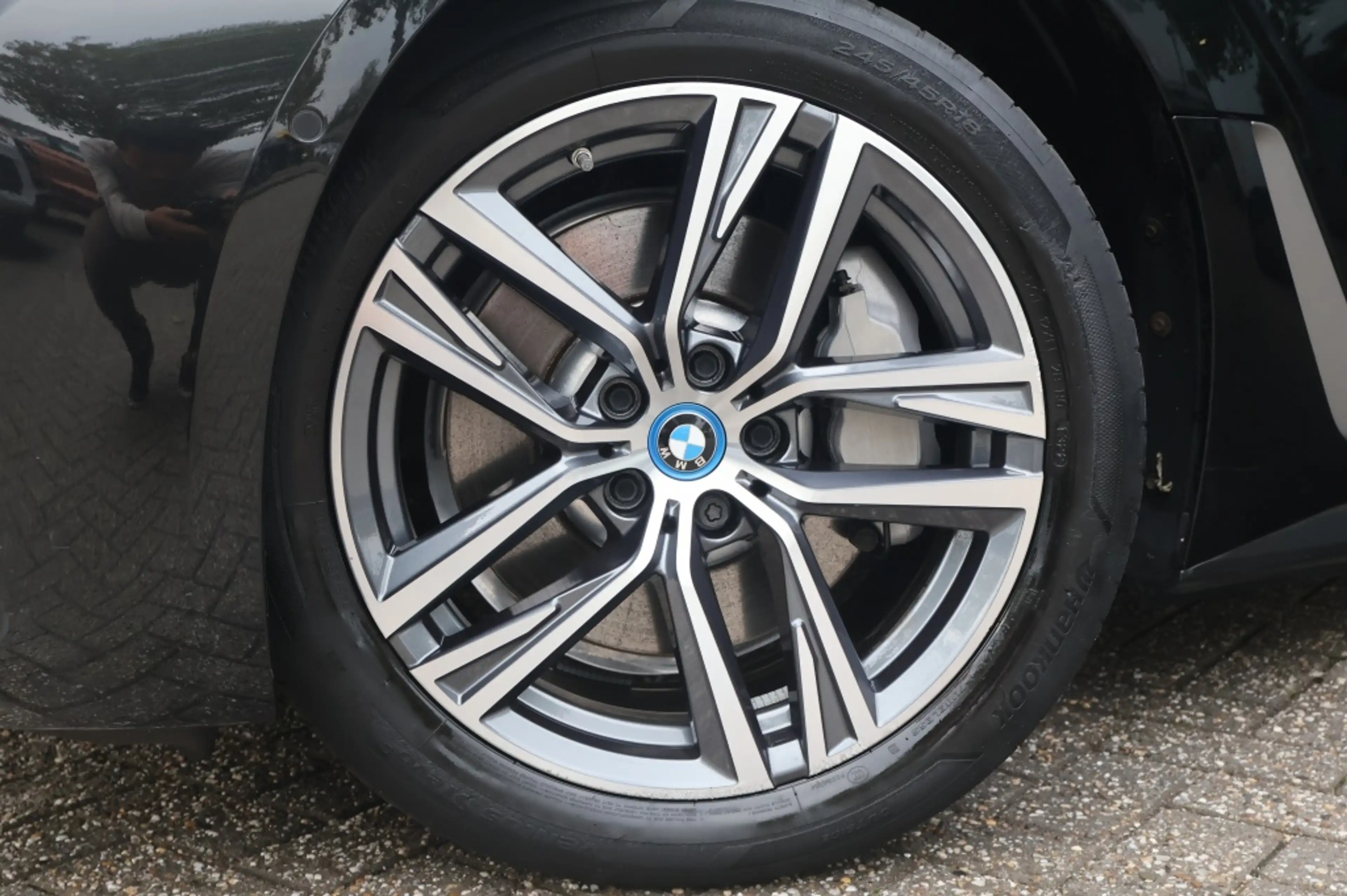 BMW i4 (G26) BEV eDrive40 340pk SoH 97% I Pano I Laser LE — photo 5