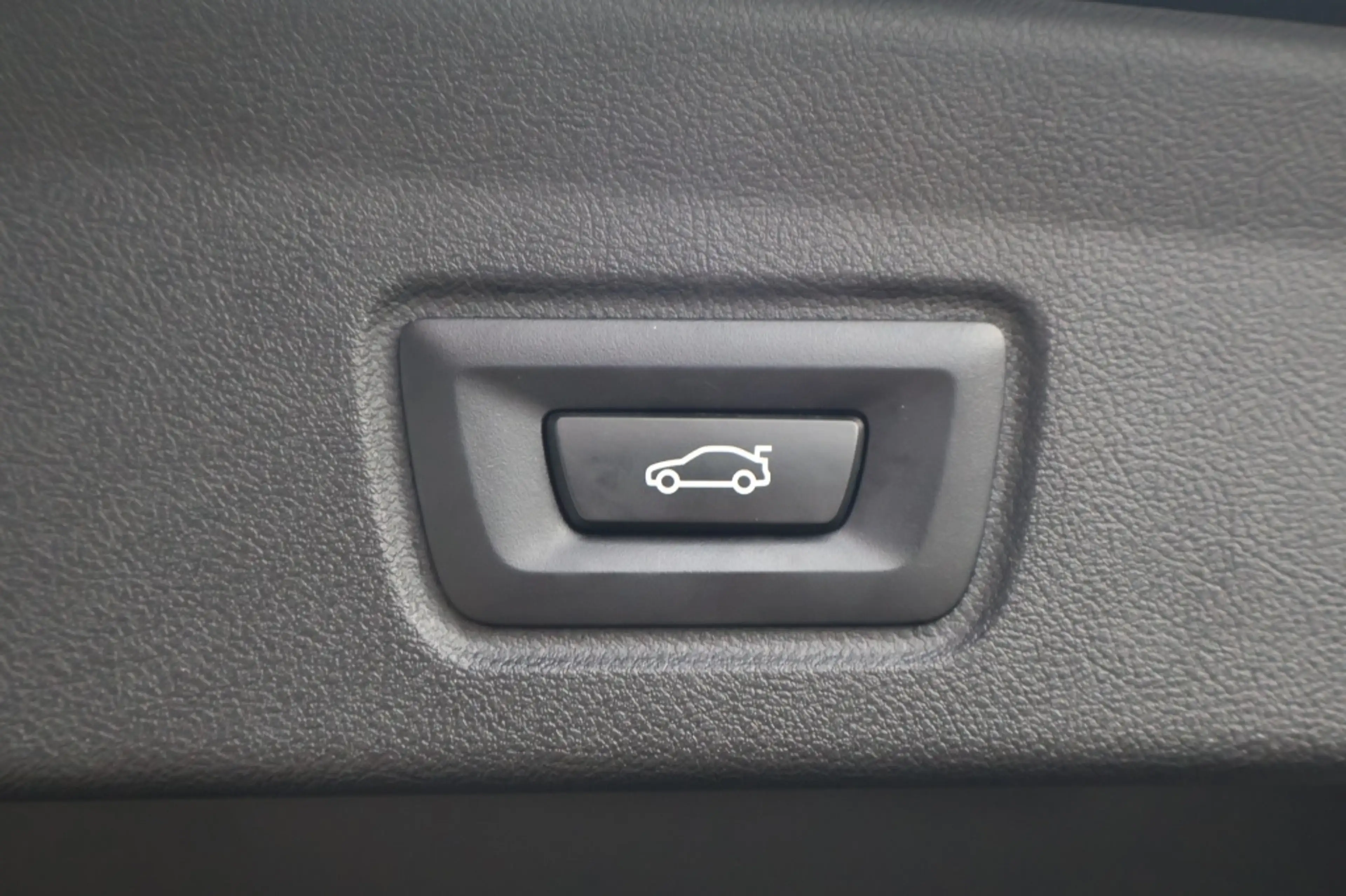 BMW i4 (G26) BEV eDrive40 340pk SoH 97% I Pano I Laser LE — photo 34