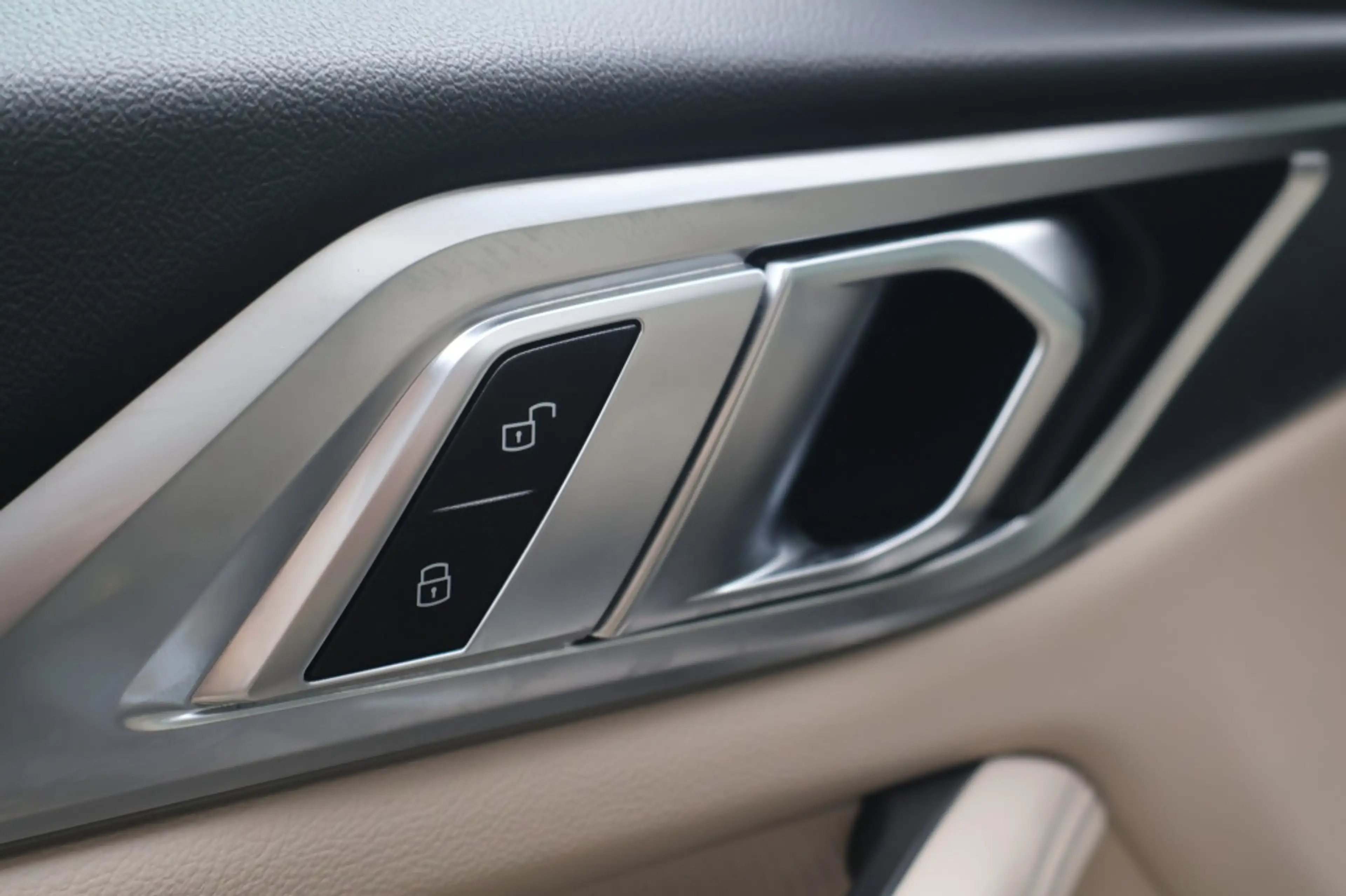 BMW i4 (G26) BEV eDrive40 340pk SoH 97% I Pano I Laser LE — photo 10