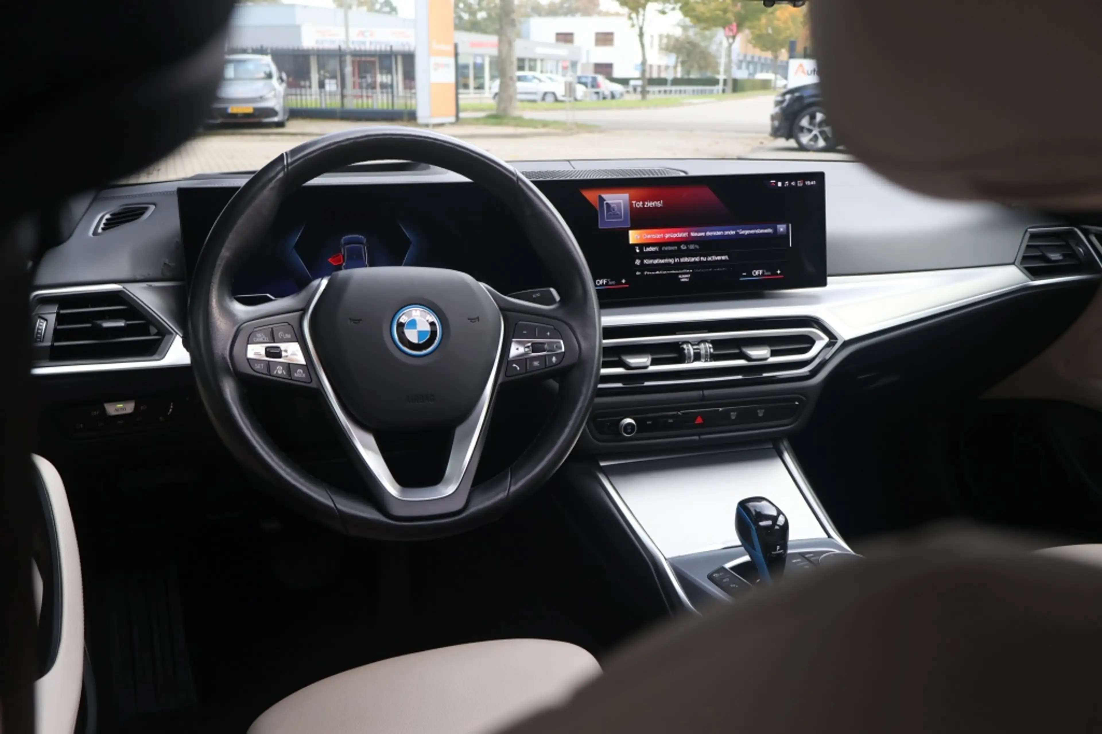BMW i4 (G26) BEV eDrive40 340pk SoH 97% I Pano I Laser LE — photo 37