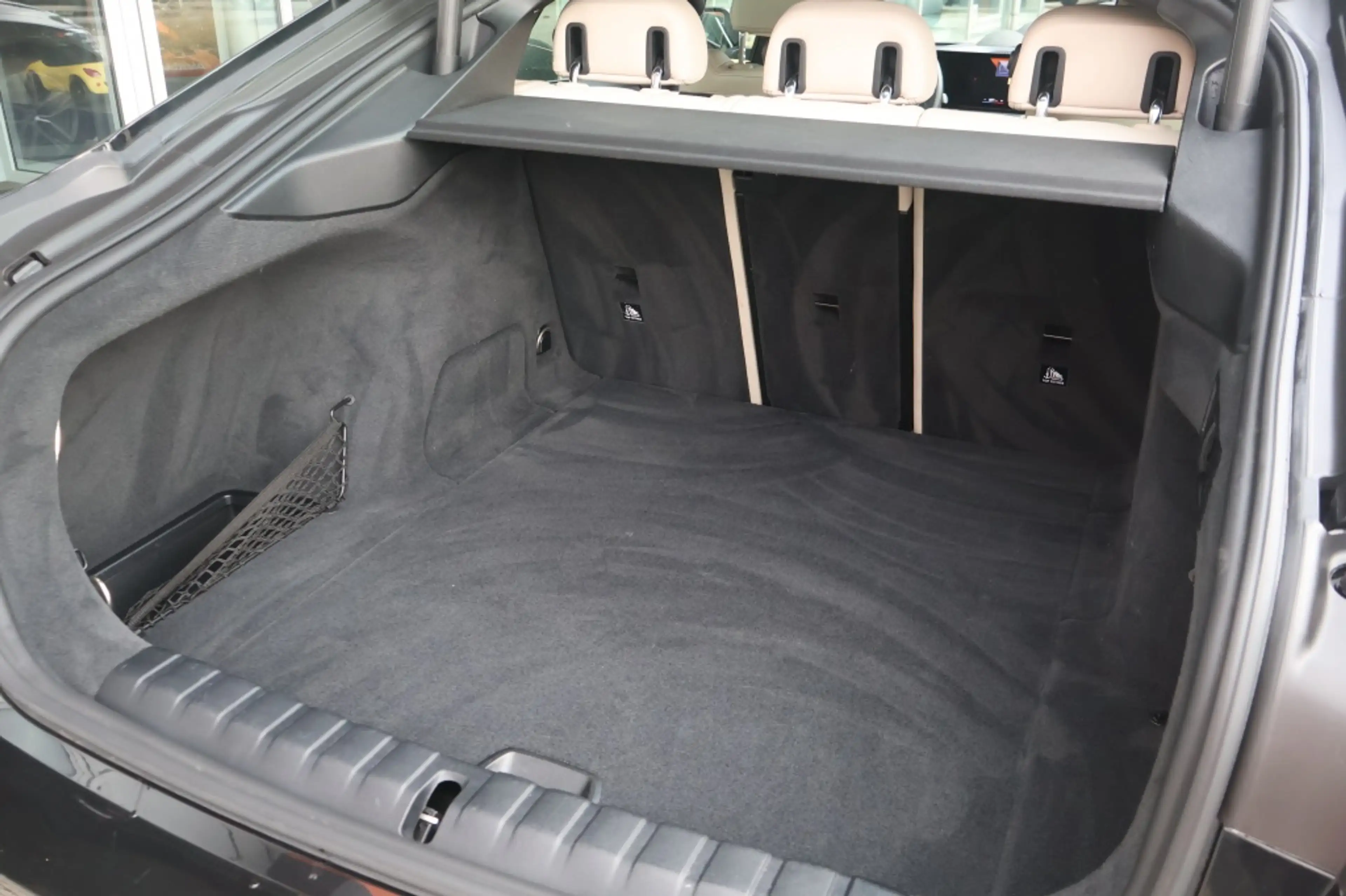 BMW i4 (G26) BEV eDrive40 340pk SoH 97% I Pano I Laser LE — photo 35