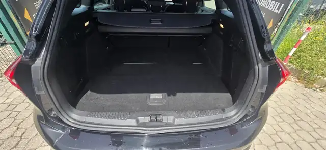 Ford Focus view 12
