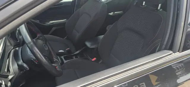 Ford Focus view 9