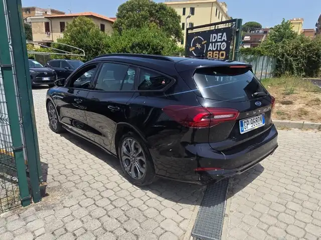 Ford Focus view 4