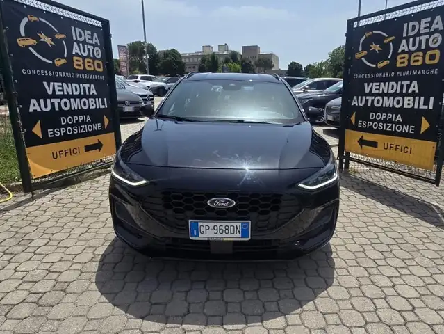 Ford Focus view 2