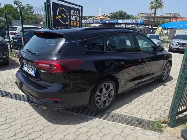 Ford Focus view 6