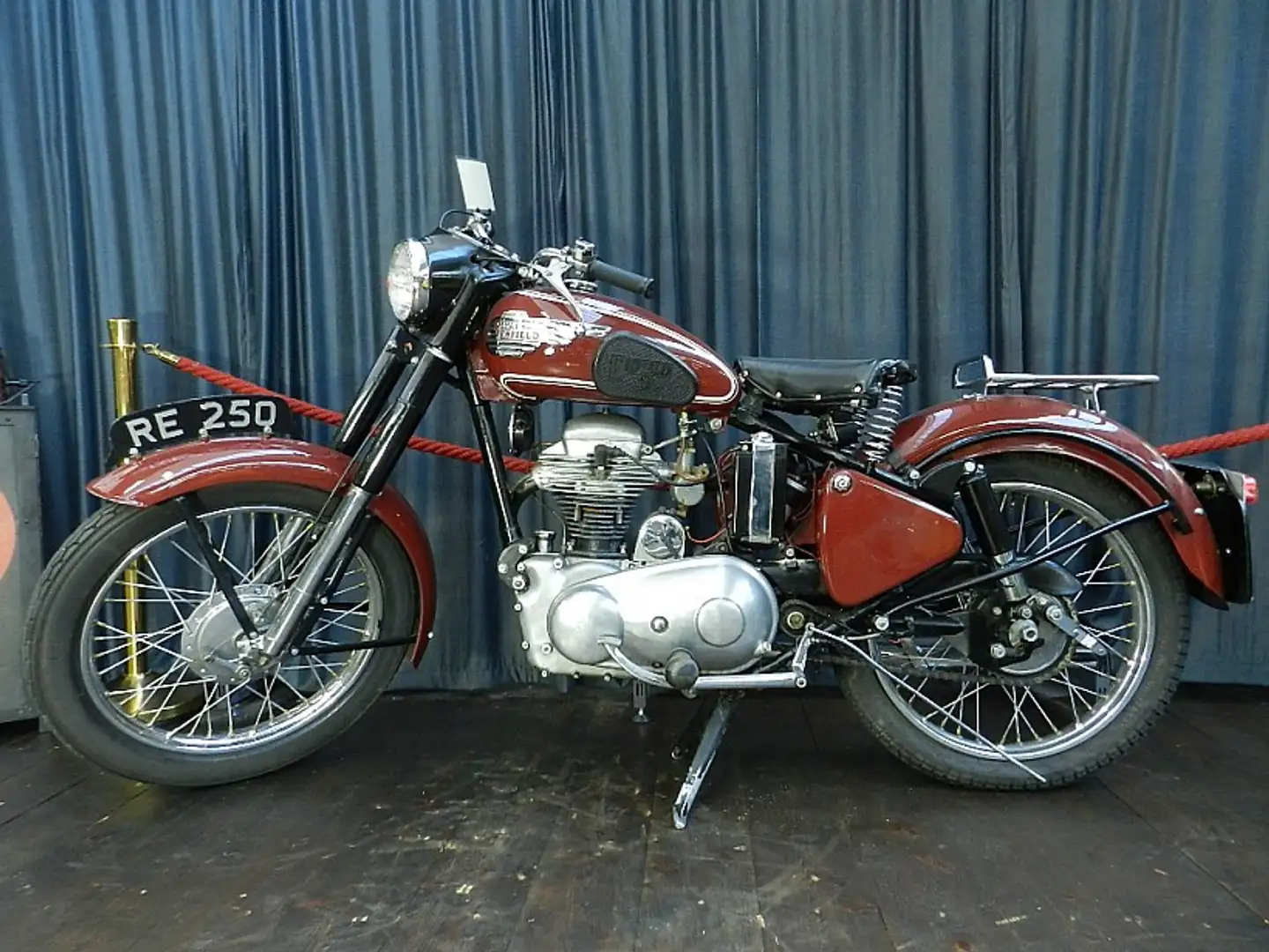 Royal Enfield Clipper 250 Rot - 1