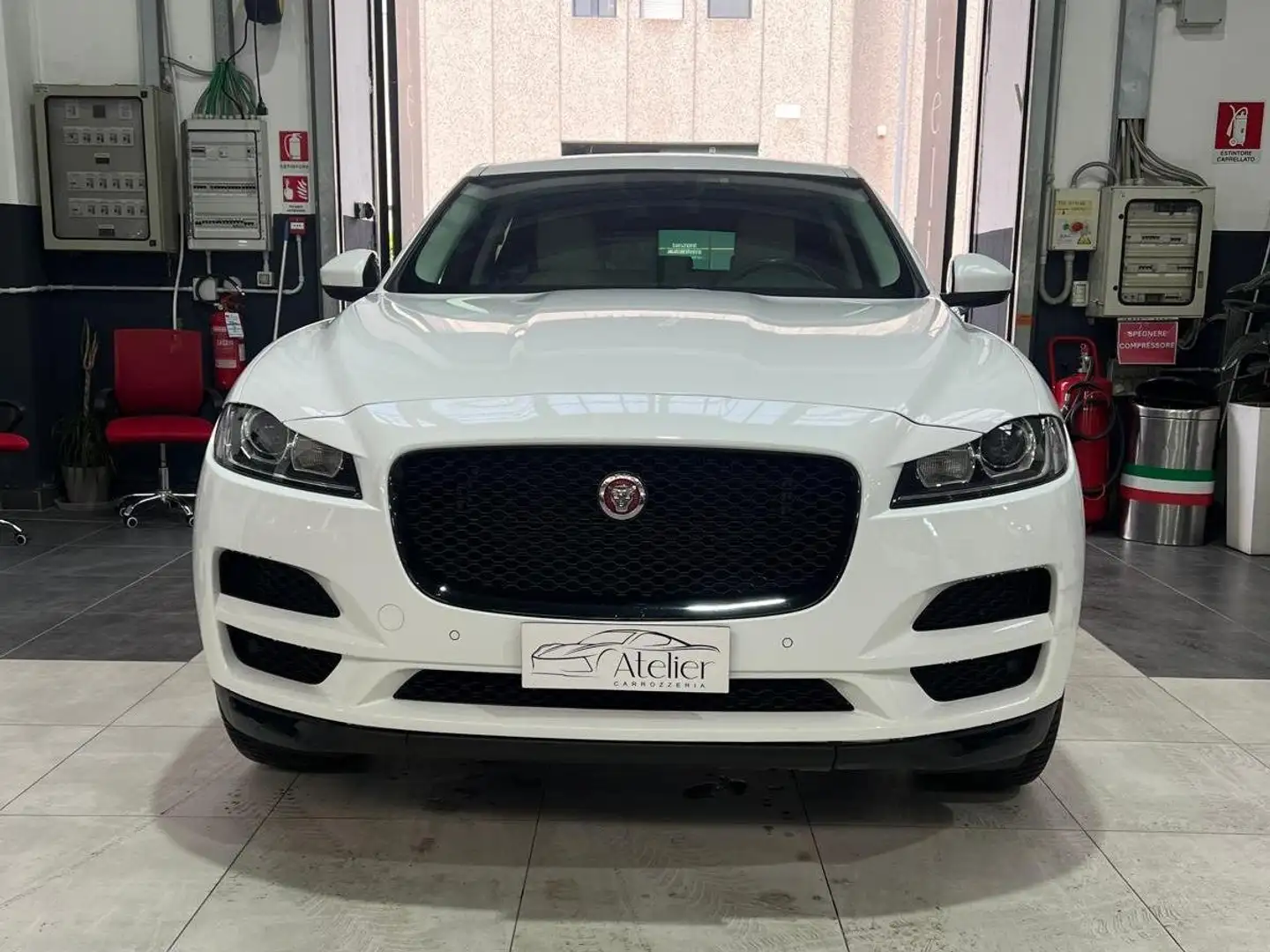Jaguar F-Pace F-Pace 2015 2.0d i4 R-Sport awd 180cv auto my18 Blanc - 2