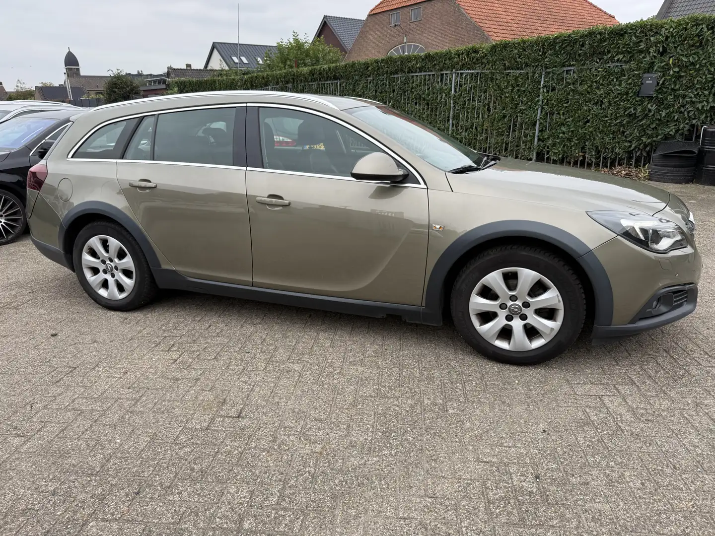 Opel Insignia Sports Tourer 1.6 CDTI EcoFLEX Business+ Vert - 2