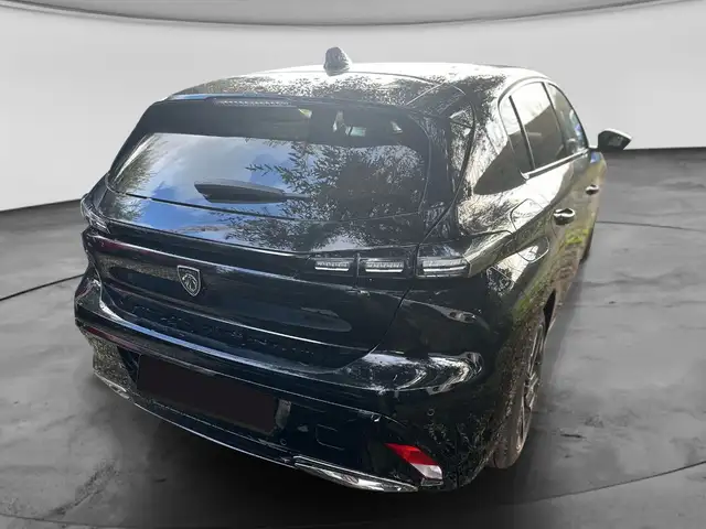Peugeot 308 view 4