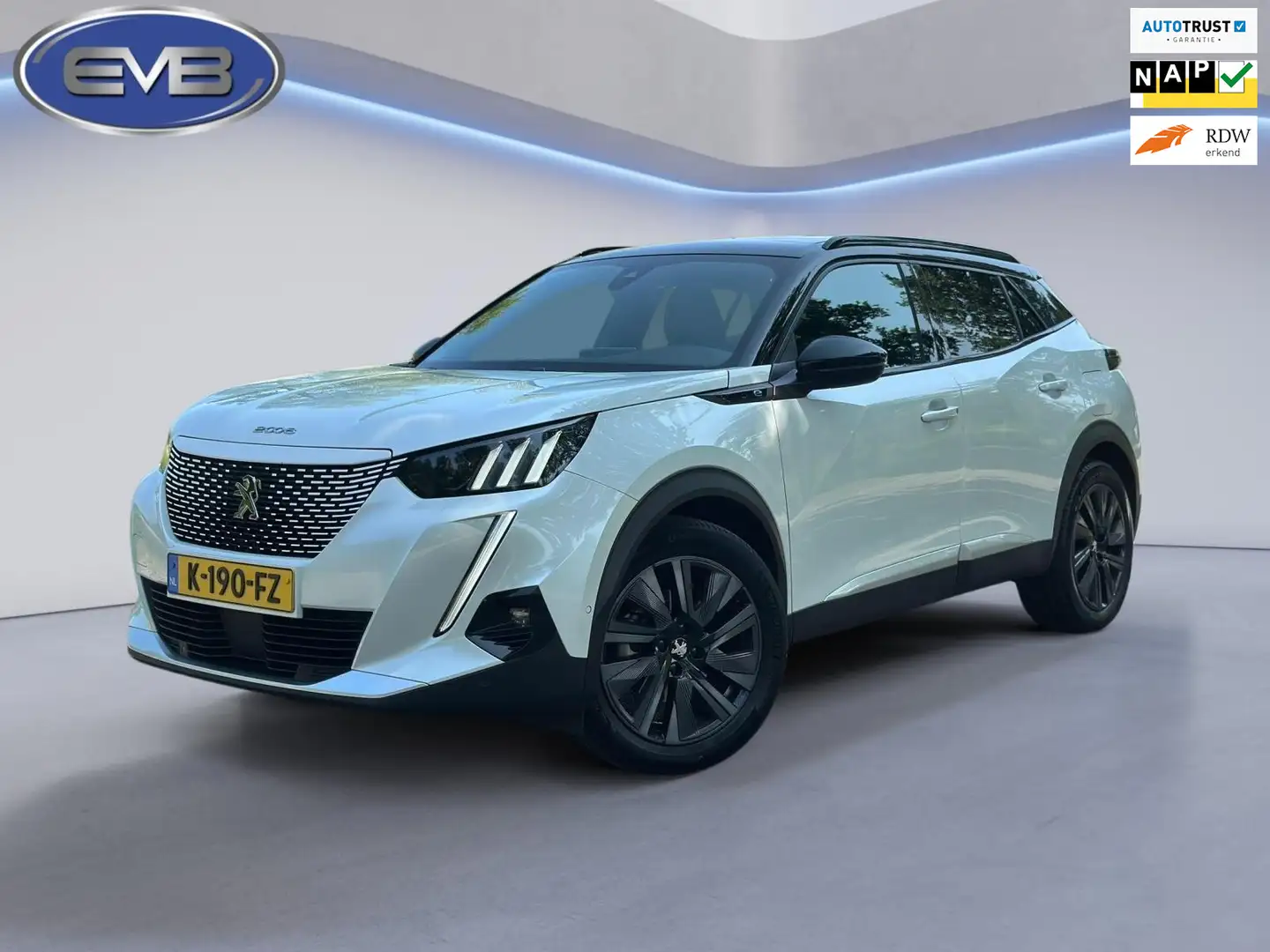 Peugeot e-2008 EV GT 50 kWh, panoramadak,parelmoer, camera,vol le Wit - 1