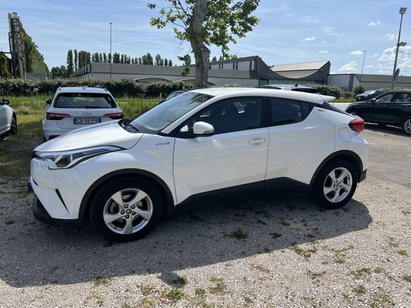 Toyota C-HR C-HR 1.8h Lounge 2wd e-cvt my18 Blanco - 2