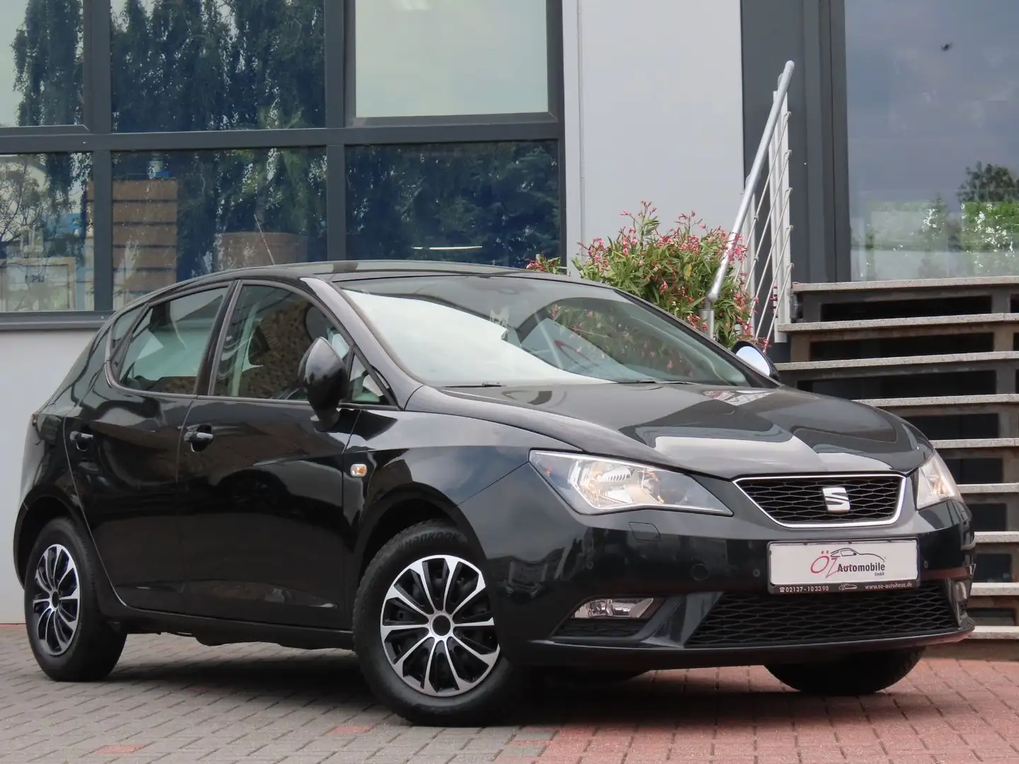 SEAT Ibiza 1.2 TDI Sitzheizung PDC Touchscreen Black - 1